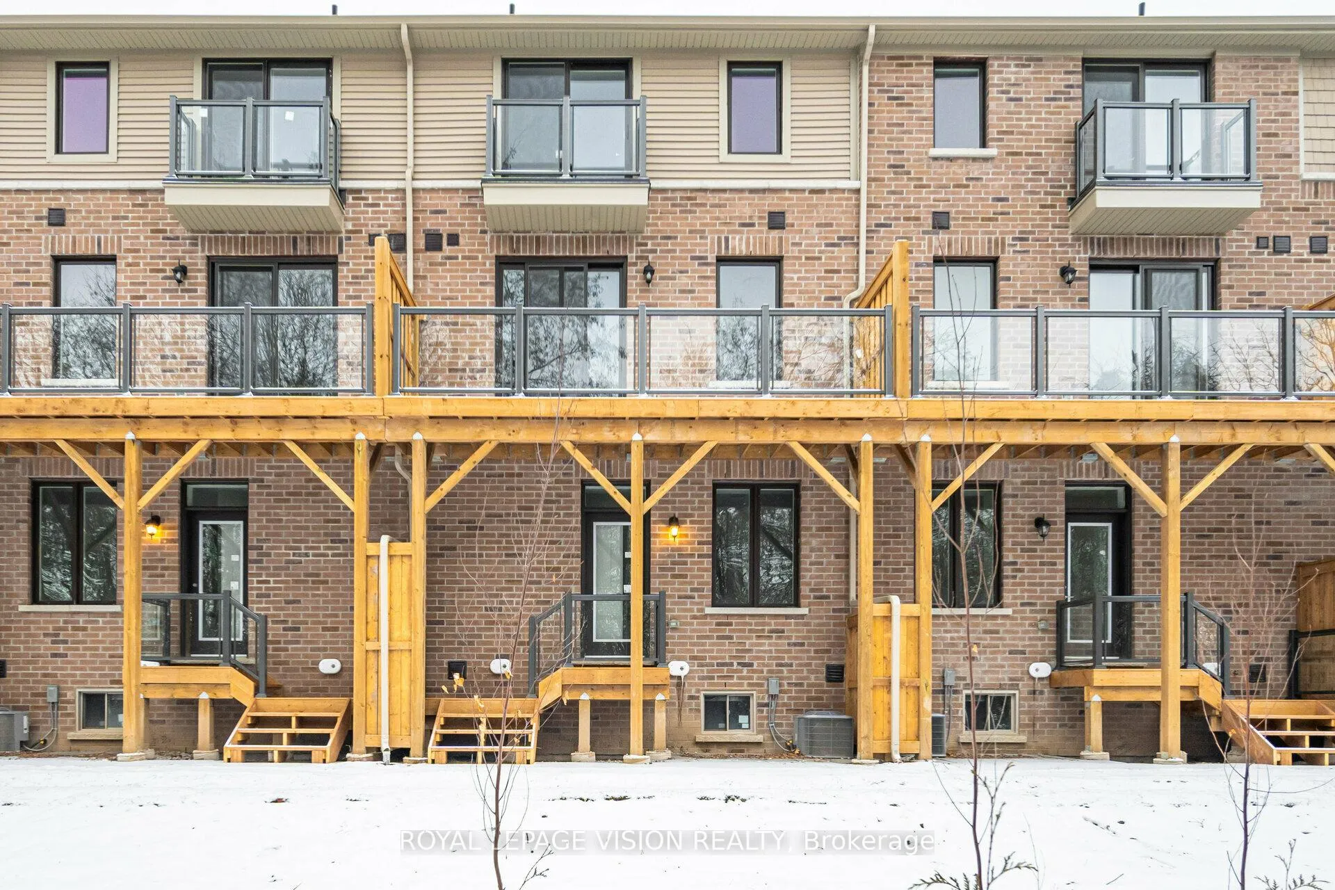 Photo 43 of 60 Folcroft Street, Brampton, Credit Valley — HOMEH