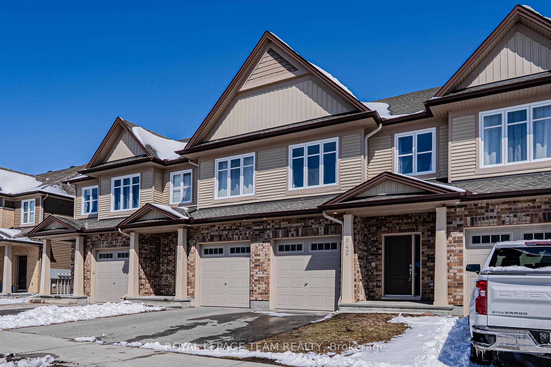 Photo 2 of 842 Cedar Creek Drive, Ottawa, Blossom Park/Kemp Park/Findlay Creek — HOMEH