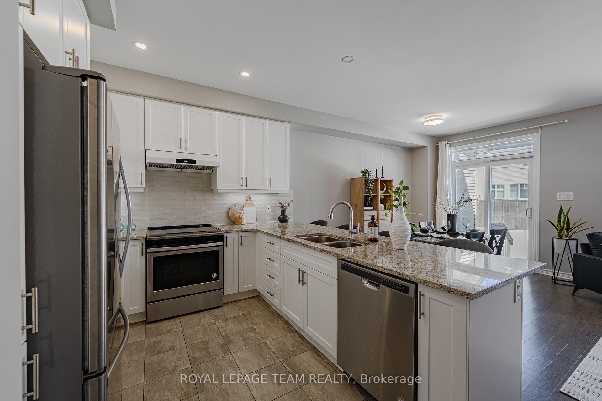 Photo 11 of 842 Cedar Creek Drive, Ottawa, Blossom Park/Kemp Park/Findlay Creek — HOMEH