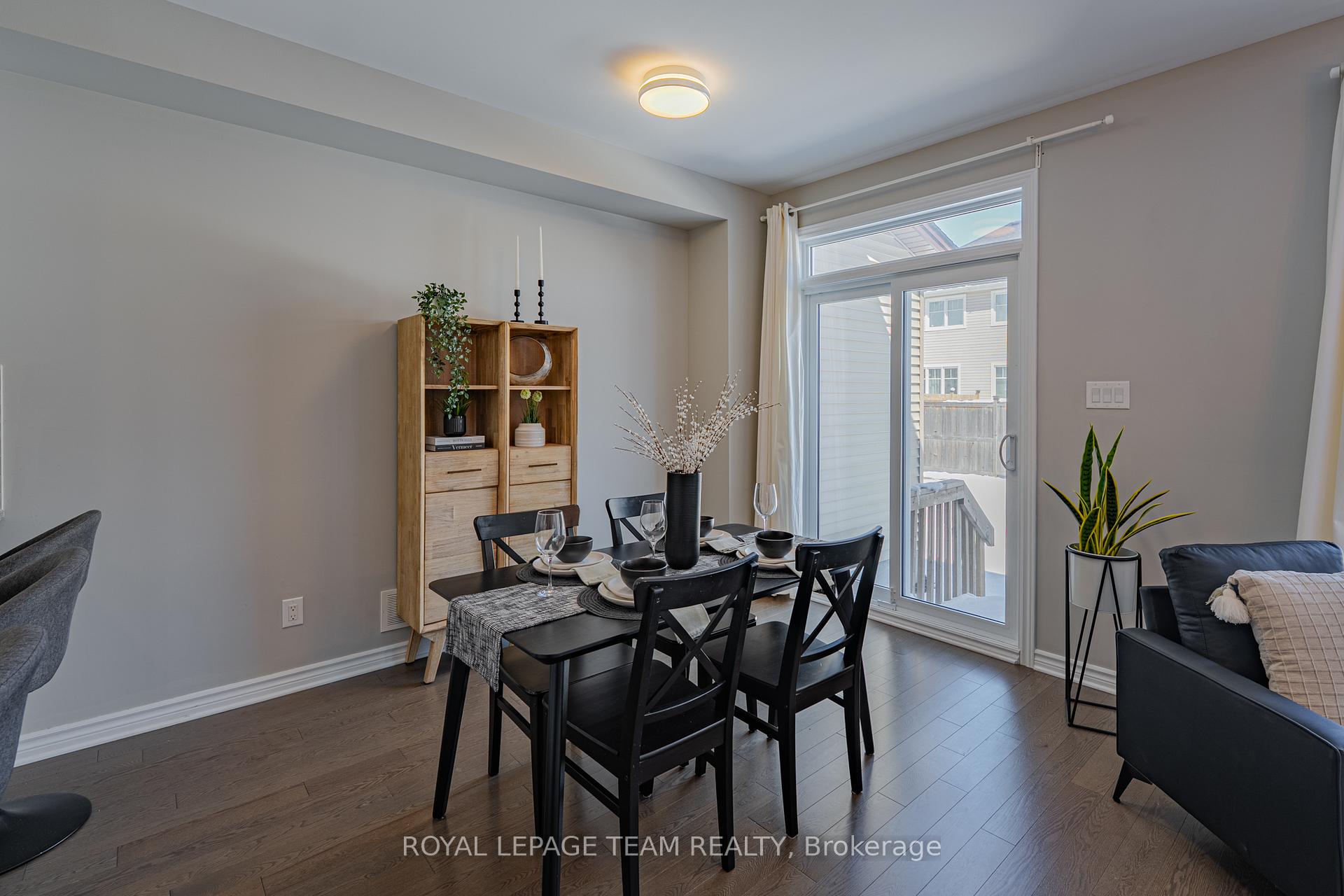 Photo 13 of 842 Cedar Creek Drive, Ottawa, Blossom Park/Kemp Park/Findlay Creek — HOMEH