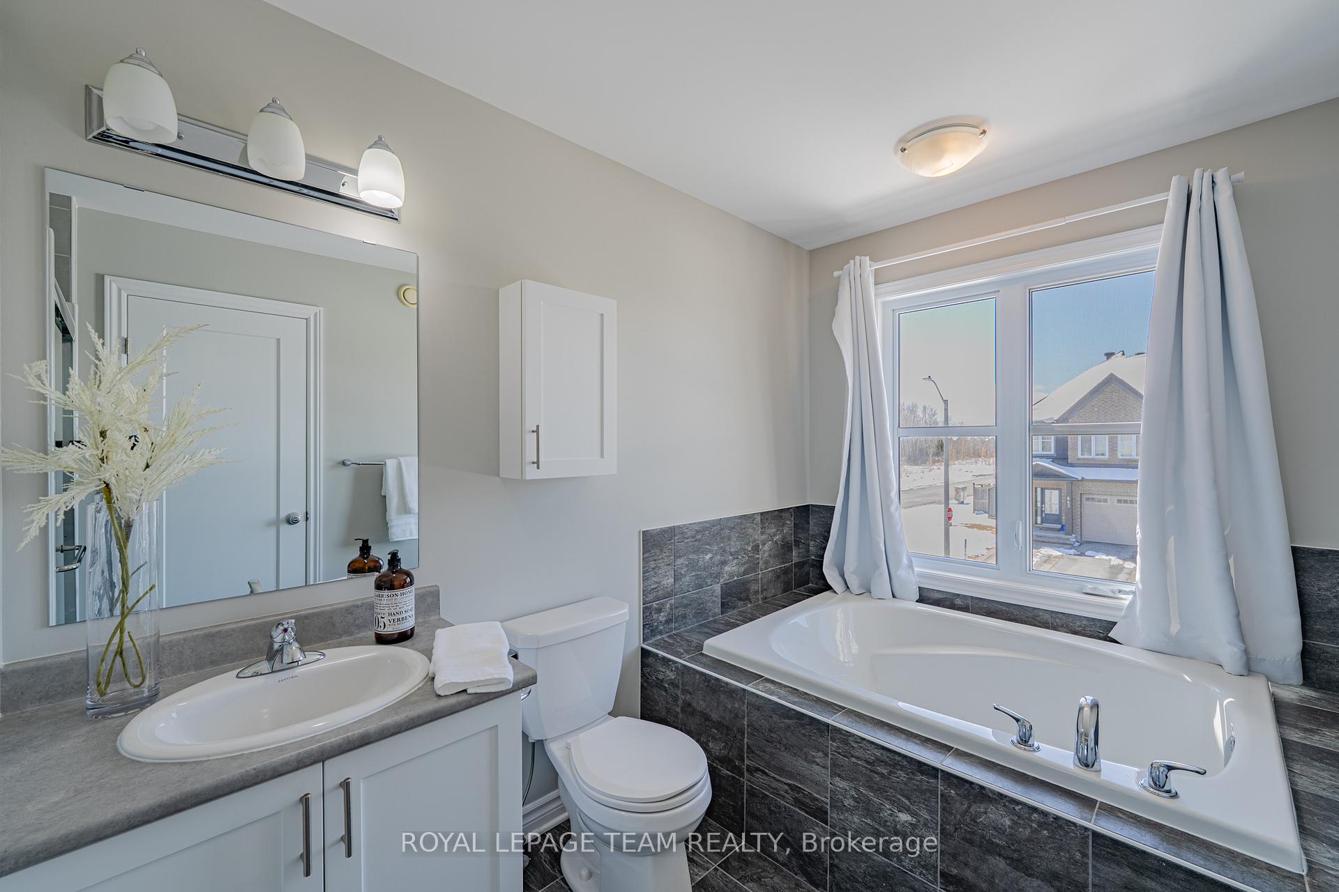Photo 29 of 842 Cedar Creek Drive, Ottawa, Blossom Park/Kemp Park/Findlay Creek — HOMEH