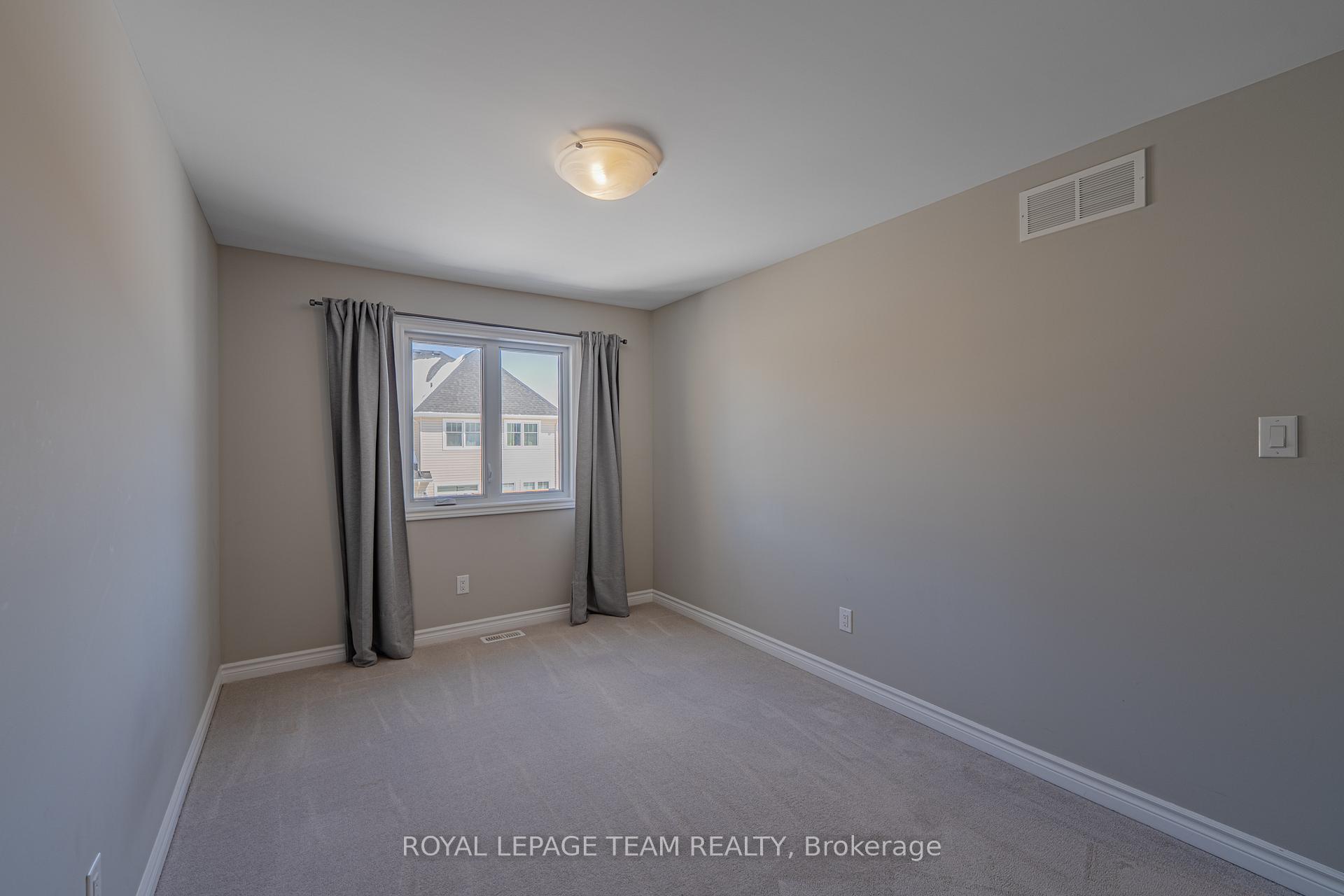 Photo 36 of 842 Cedar Creek Drive, Ottawa, Blossom Park/Kemp Park/Findlay Creek — HOMEH