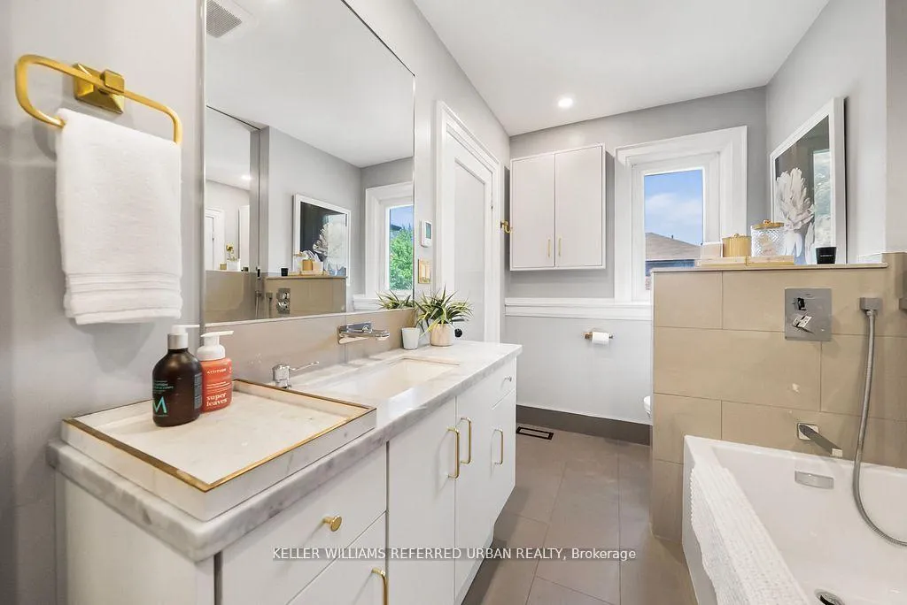 Photo 26 of 8 Cloverlawn Avenue, Toronto, Oakwood Village — HOMEH