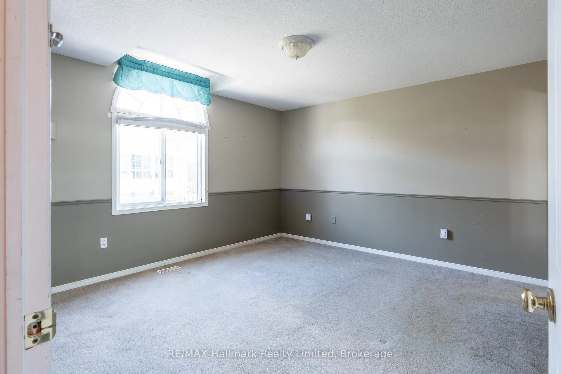 Photo 12 of 389 Starwood Drive, Guelph, Grange Road — HOMEH