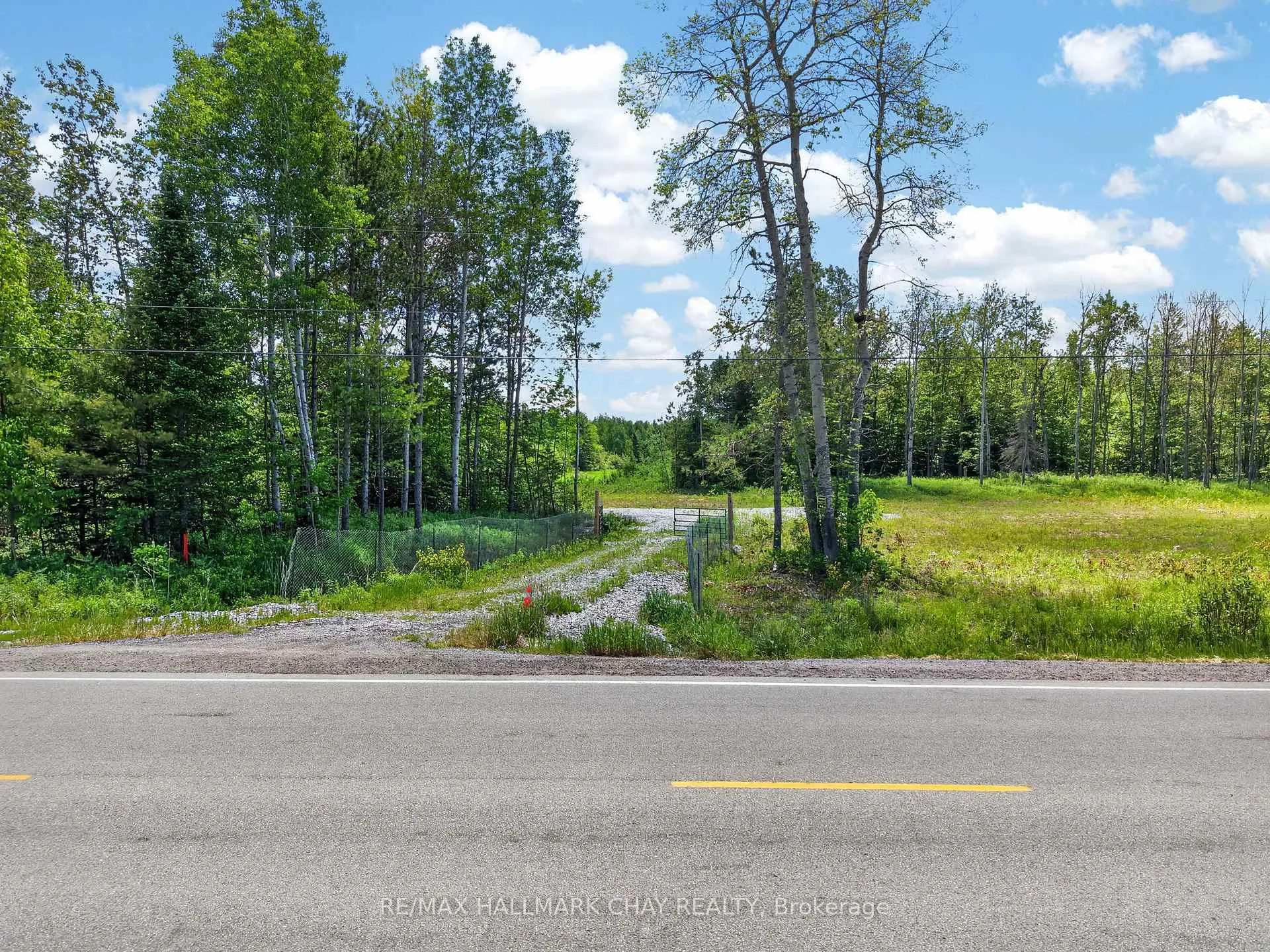 Photo 8 of 6685 County Rd 21, Essa, Rural Essa — HOMEH