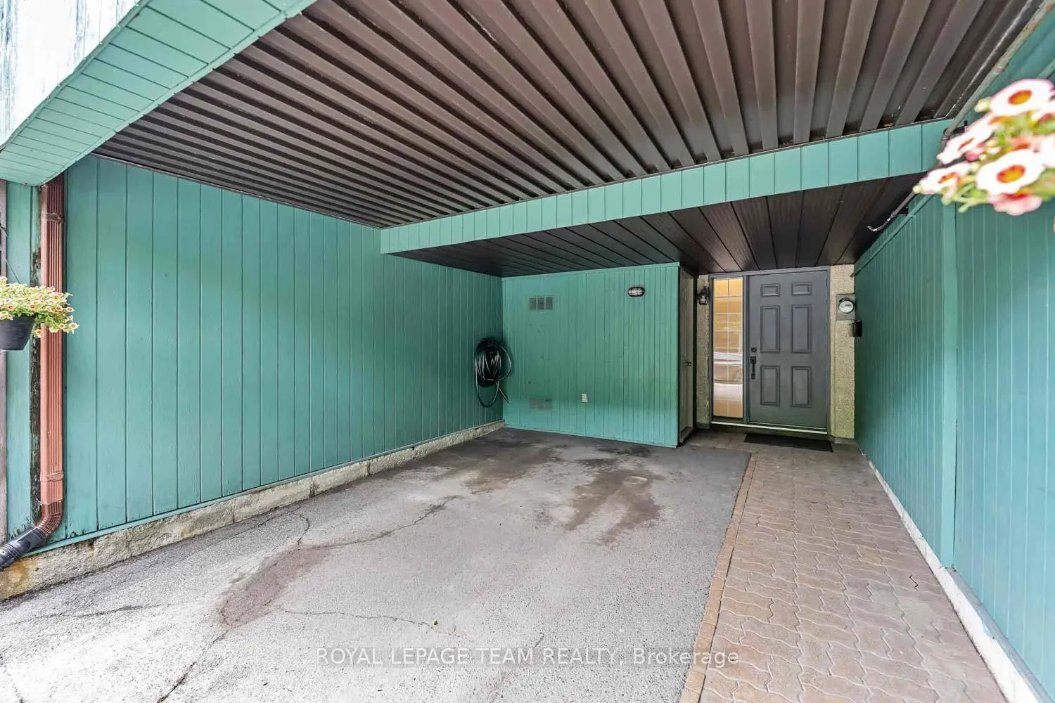 Photo 3 of 215 Booth Street, Ottawa, West Centre Town — HOMEH