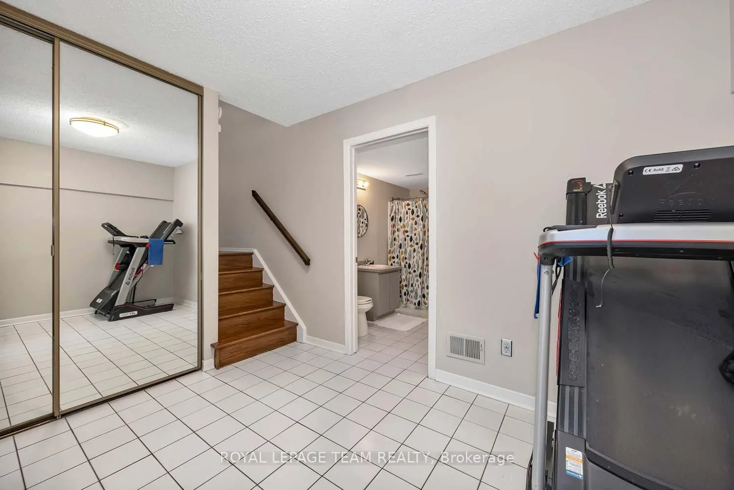 Photo 6 of 215 Booth Street, Ottawa, West Centre Town — HOMEH
