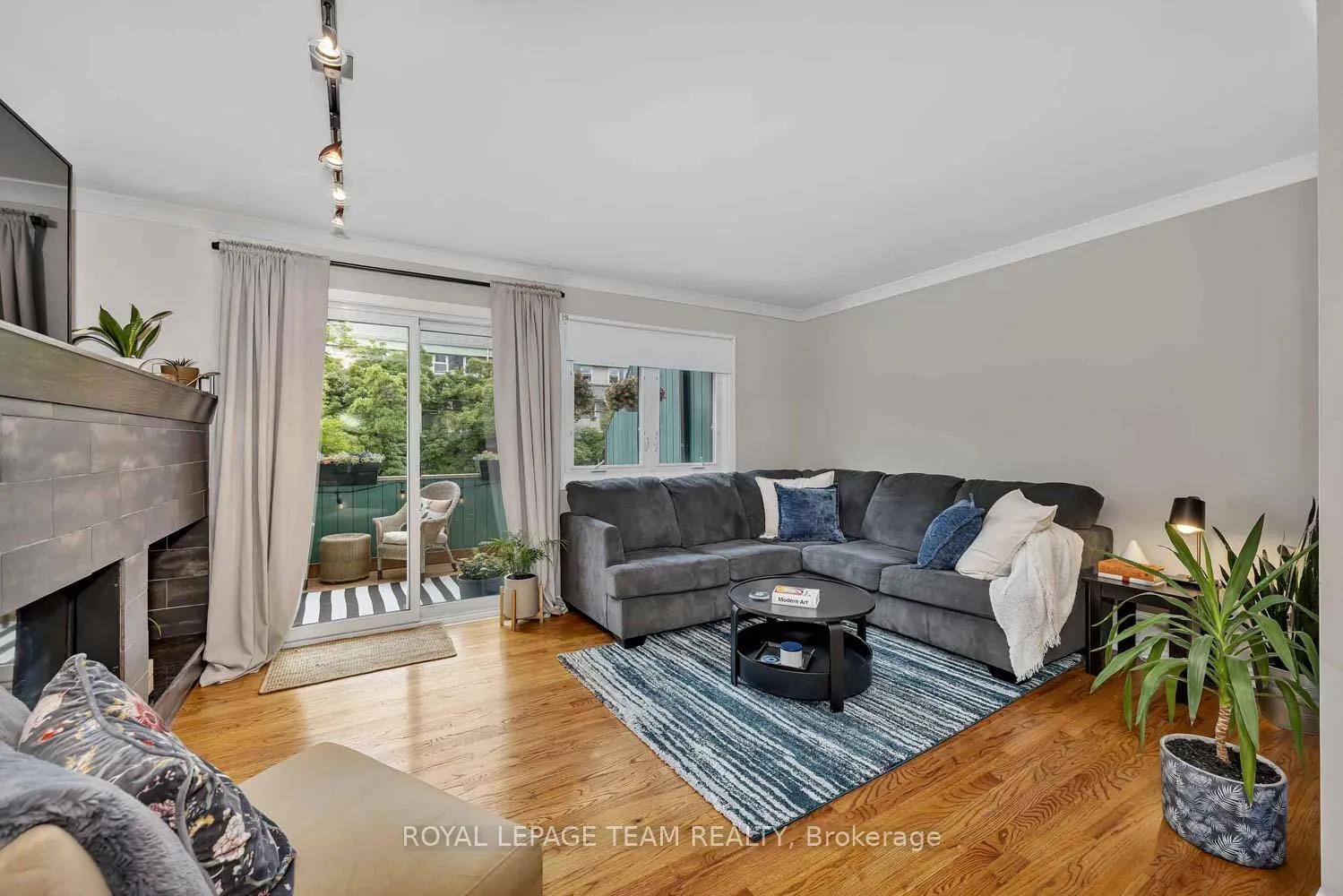 Photo 11 of 215 Booth Street, Ottawa, West Centre Town — HOMEH