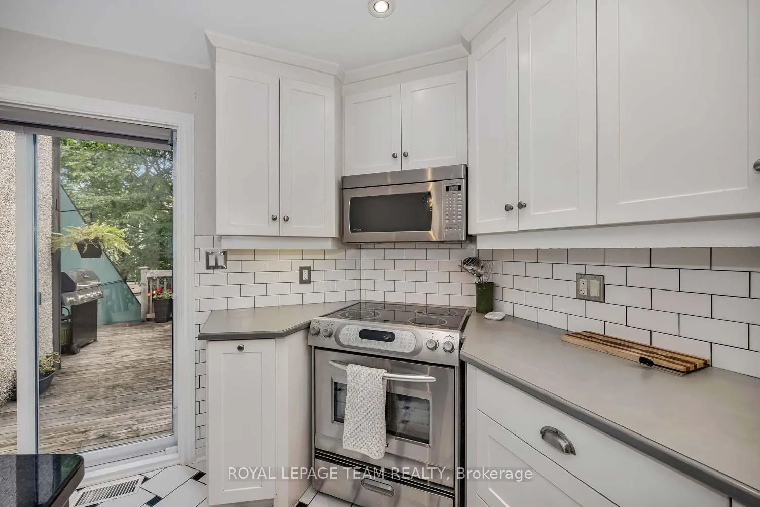 Photo 18 of 215 Booth Street, Ottawa, West Centre Town — HOMEH