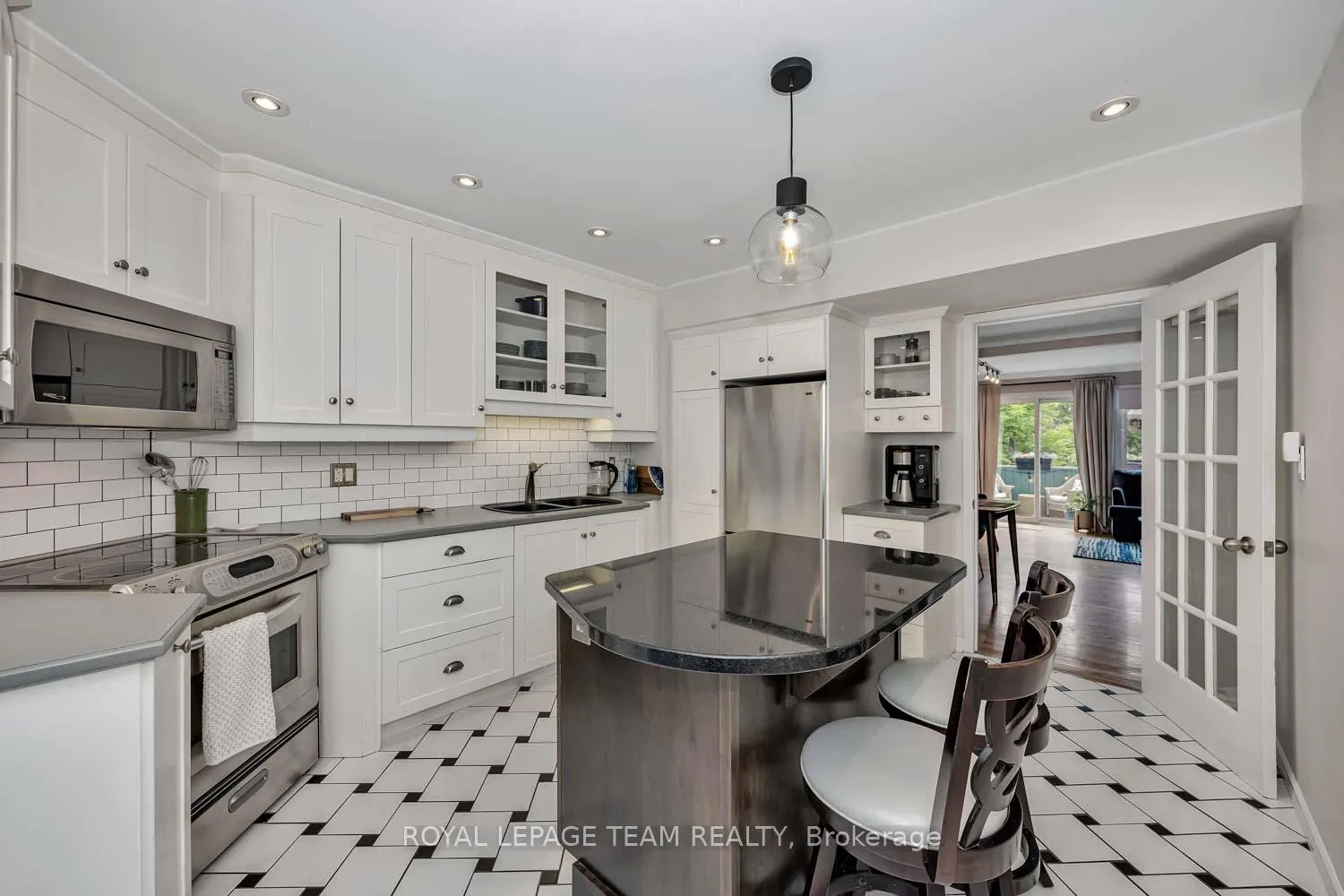 Photo 20 of 215 Booth Street, Ottawa, West Centre Town — HOMEH