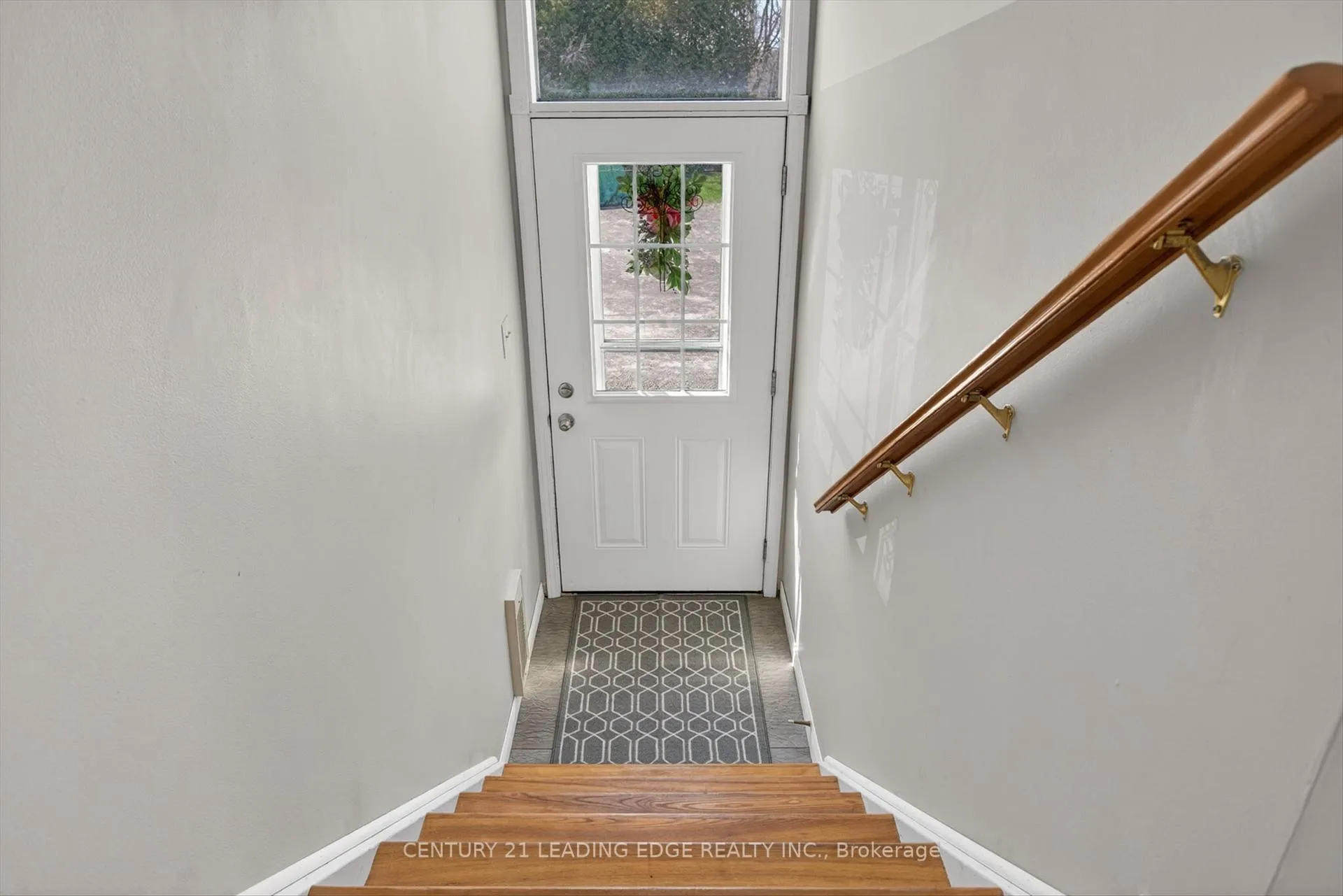 Photo 2 of Unit A, 107 Rita Crescent, Kawartha Lakes, Omemee — HOMEH