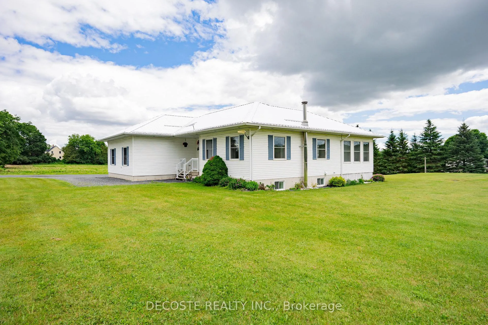 Photo 2 of 20356 Concession 7 Road, South Glengarry, South Glengarry (Lancaster) Twp — HOMEH