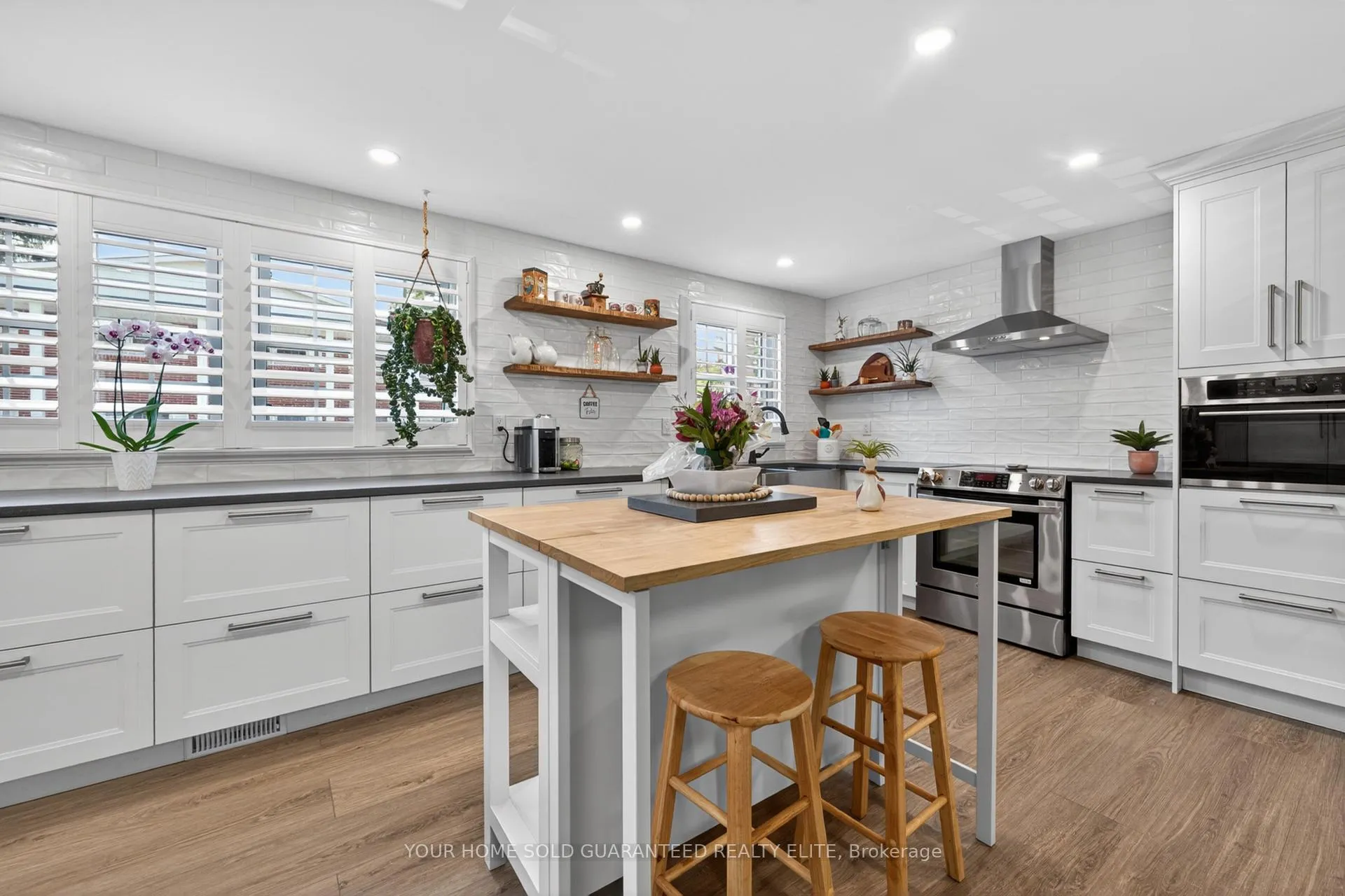 Photo 2 of Unit 4, 91 Livingston Avenue, Grimsby, Grimsby West — HOMEH