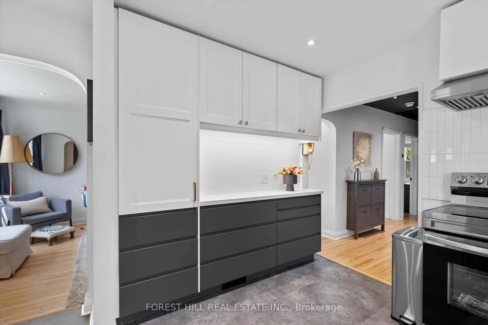 Photo 6 of 6 Barrett Road, Toronto, O'Connor-Parkview — HOMEH