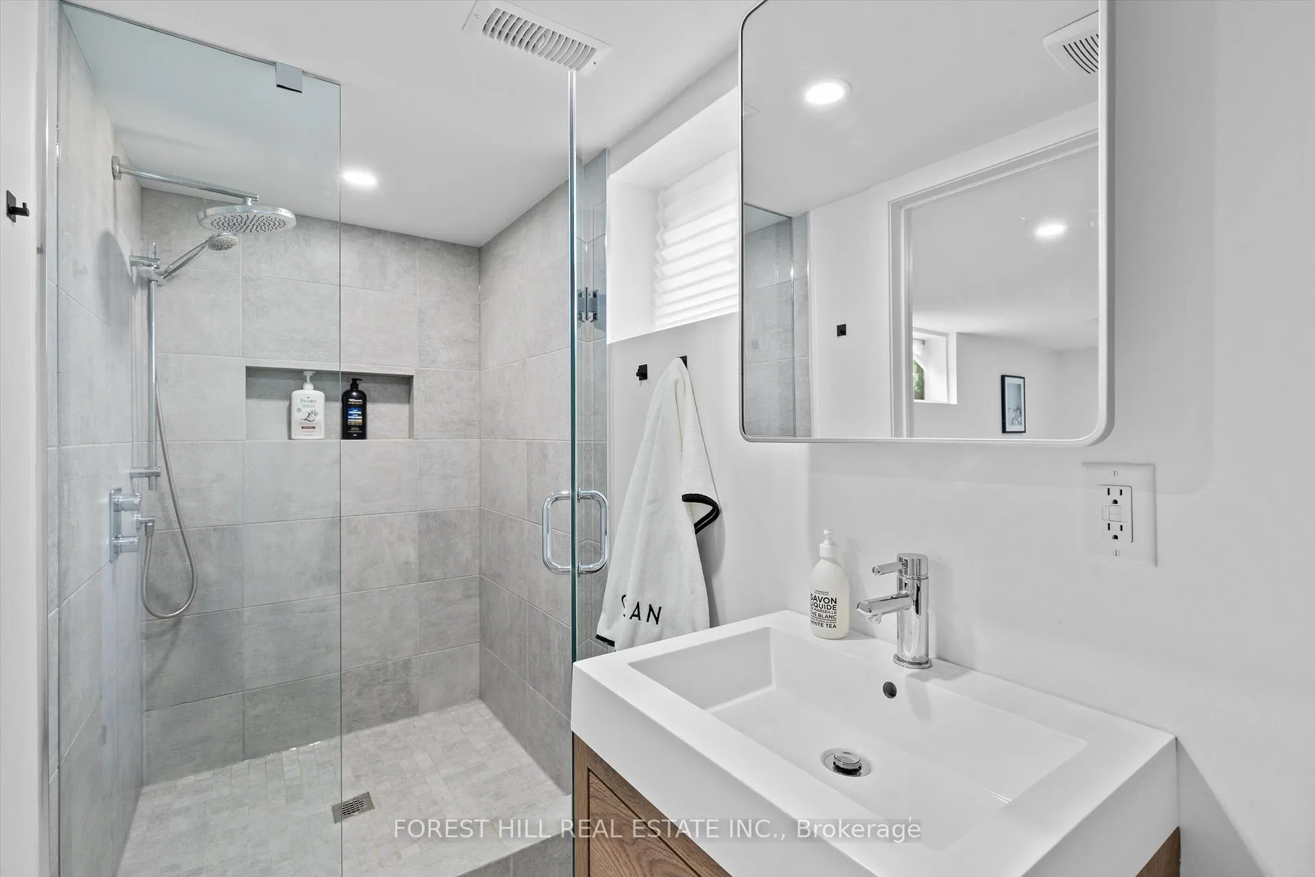 Photo 24 of 6 Barrett Road, Toronto, O'Connor-Parkview — HOMEH