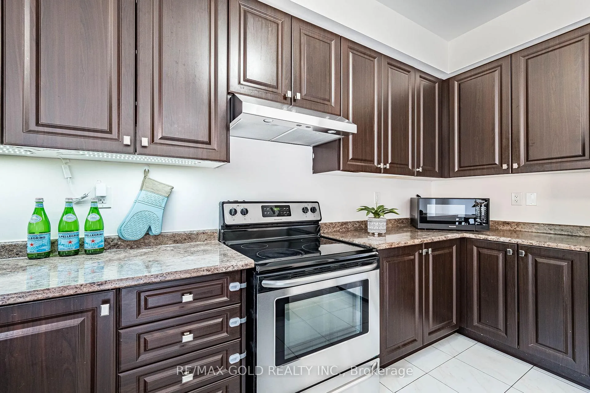 Photo 18 of Unit 151, 6 Pulberry Close, Brampton, Credit Valley — HOMEH