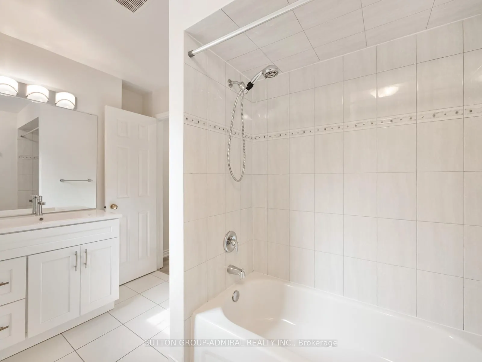 Photo 36 of 59 Zahavy Drive, Vaughan, Brownridge — HOMEH