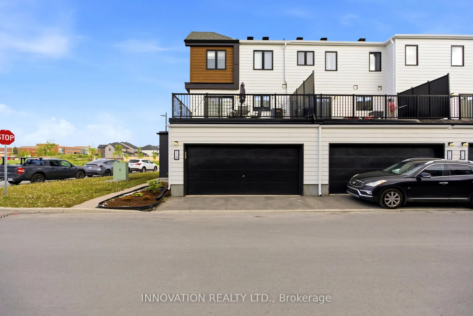 Photo 2 of 120 Kyanite Lane, Ottawa, Barrhaven - Heritage Park — HOMEH