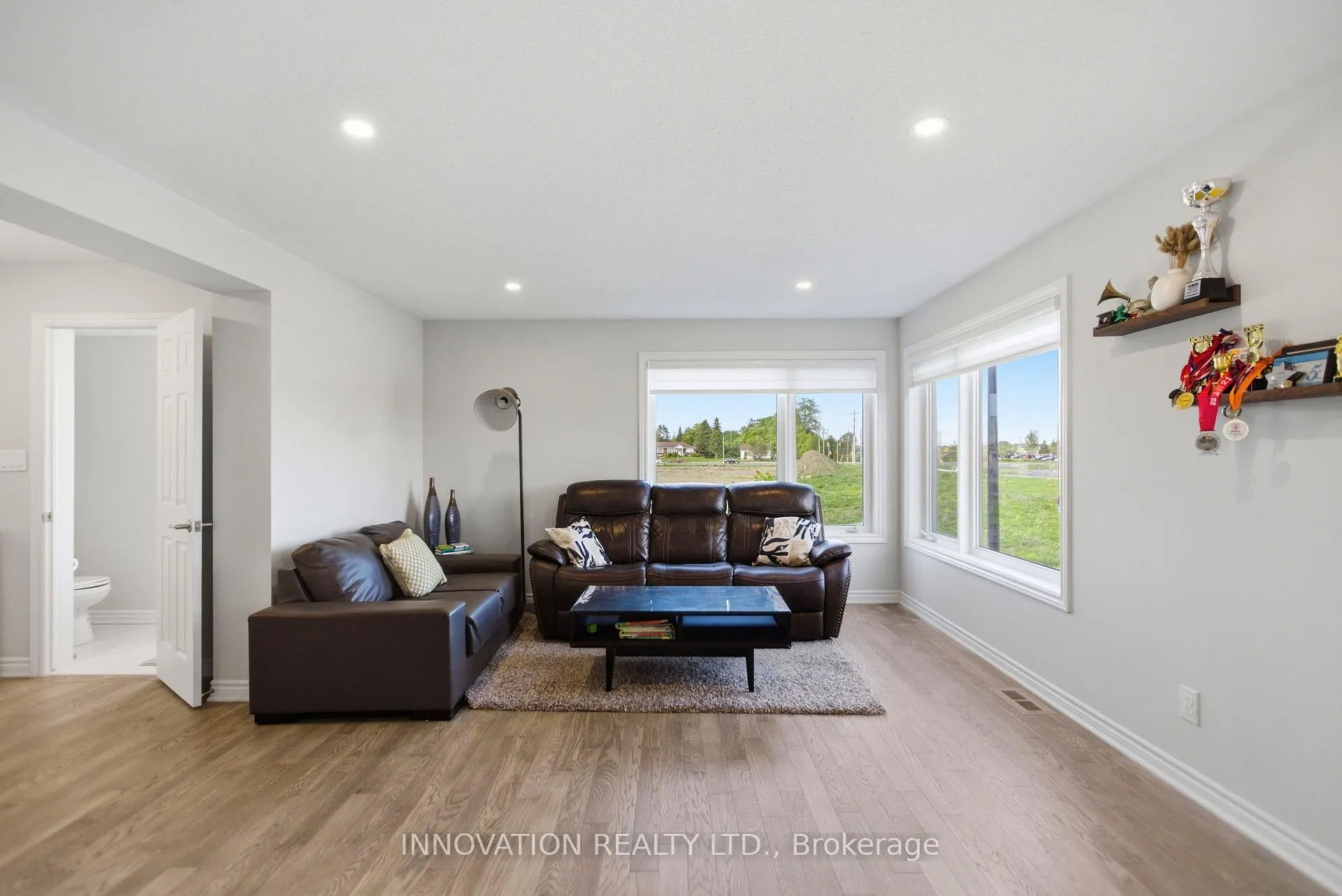 Photo 9 of 120 Kyanite Lane, Ottawa, Barrhaven - Heritage Park — HOMEH