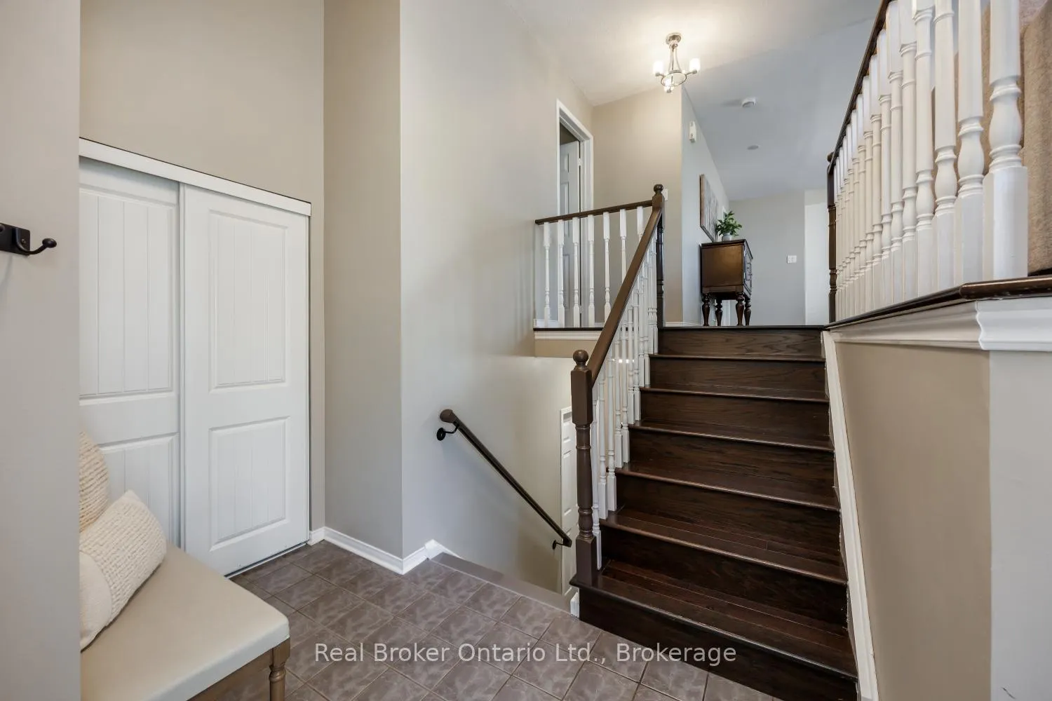 Photo 6 of 36 Apple Blossom Boulevard, Clarington, Bowmanville — HOMEH