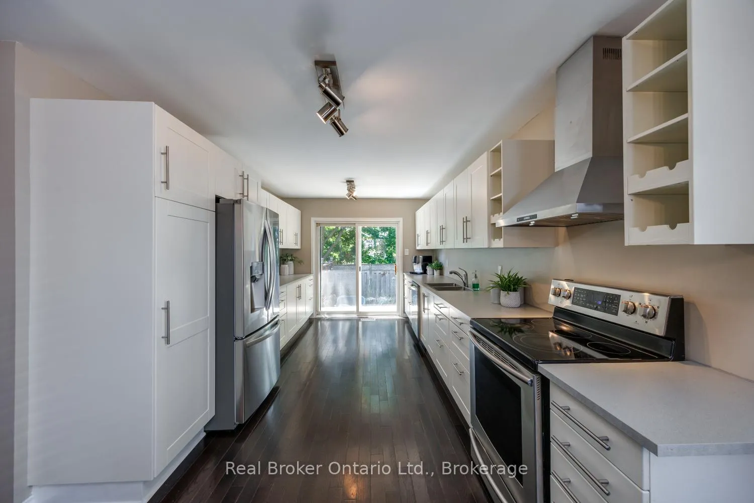 Photo 10 of 36 Apple Blossom Boulevard, Clarington, Bowmanville — HOMEH