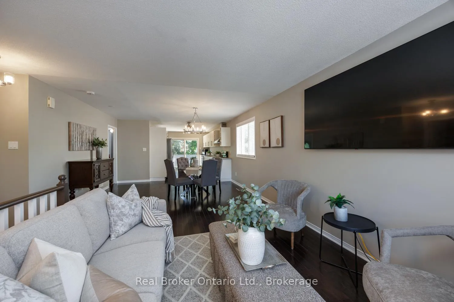 Photo 15 of 36 Apple Blossom Boulevard, Clarington, Bowmanville — HOMEH