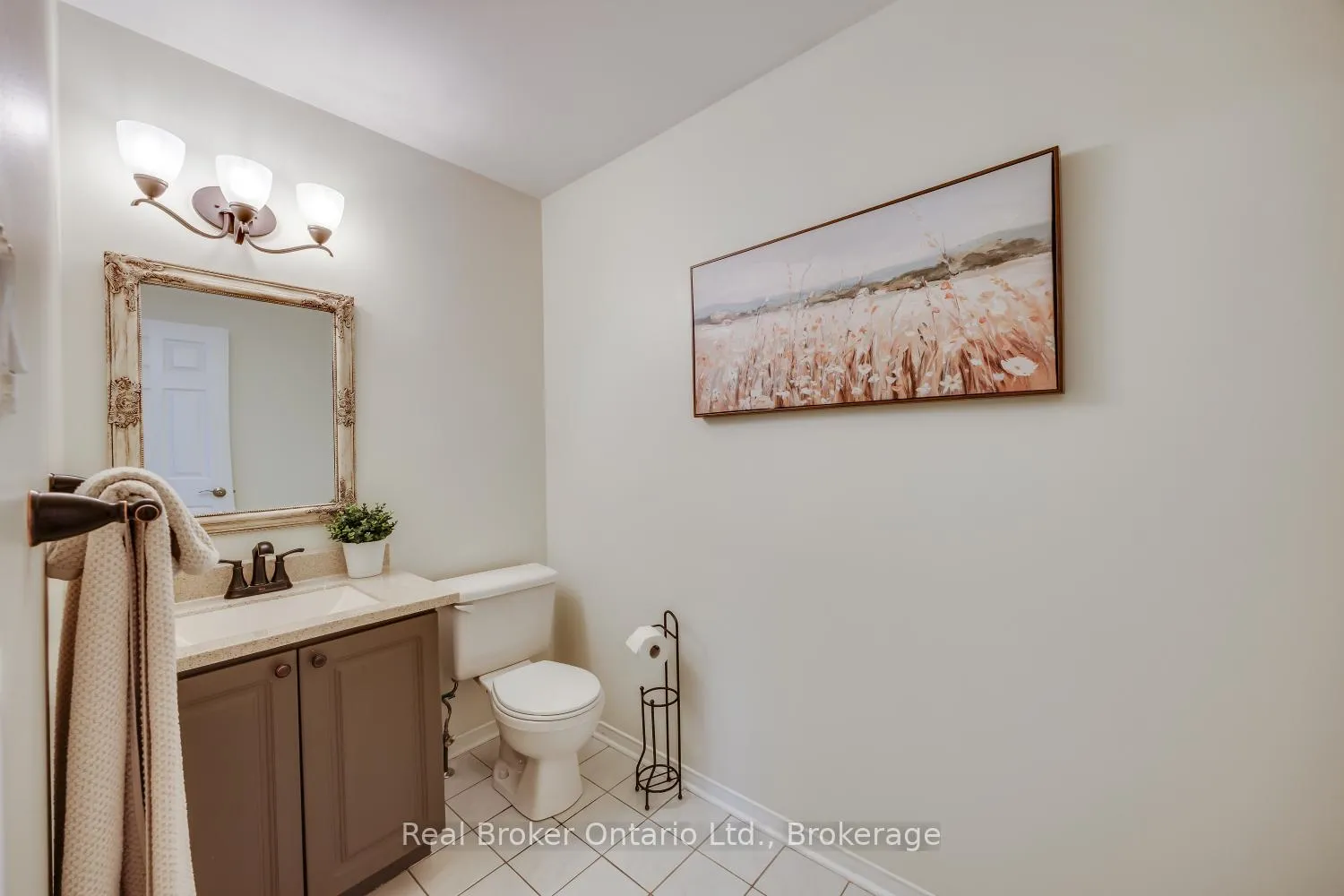 Photo 18 of 36 Apple Blossom Boulevard, Clarington, Bowmanville — HOMEH