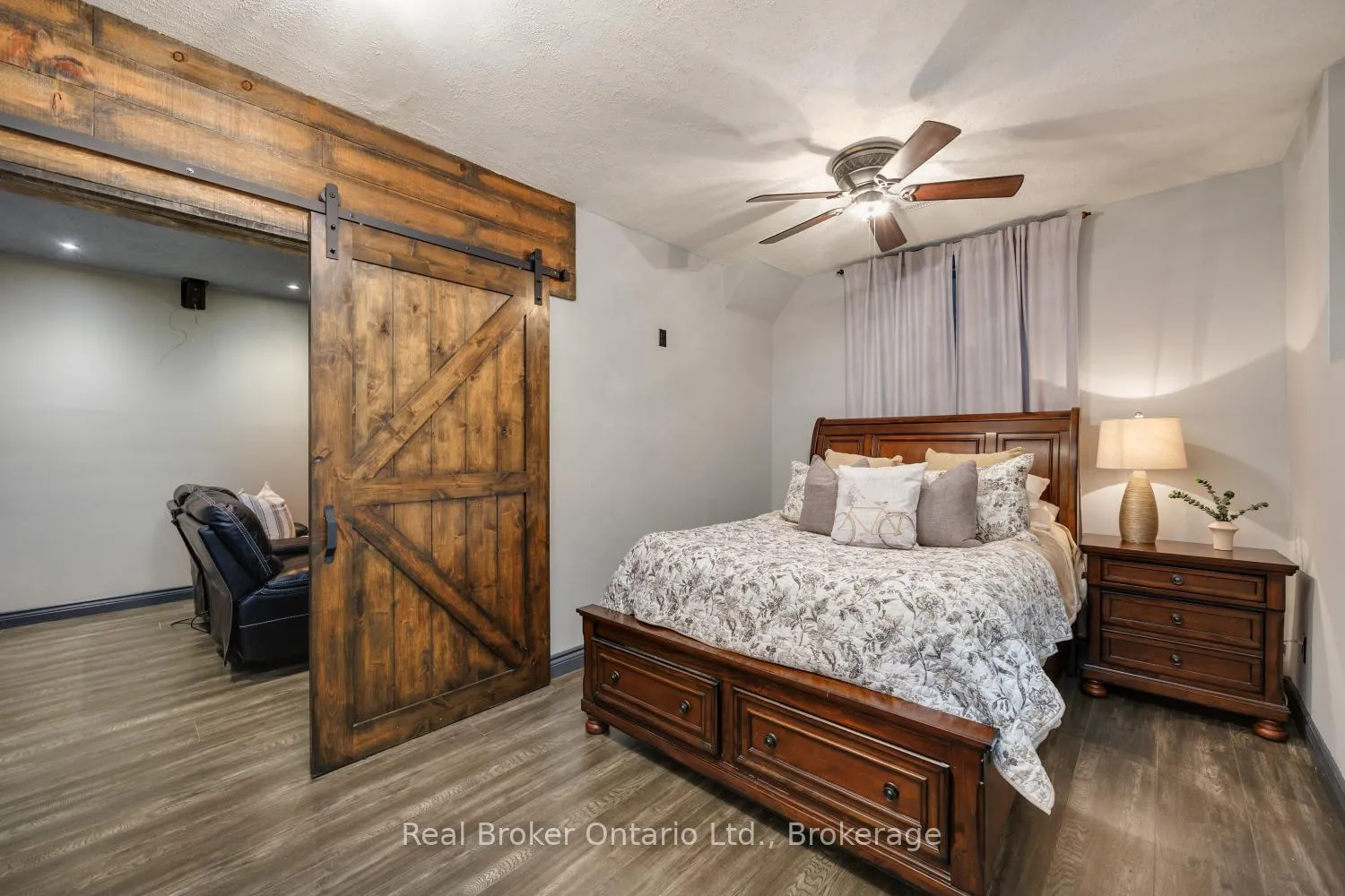 Photo 26 of 36 Apple Blossom Boulevard, Clarington, Bowmanville — HOMEH