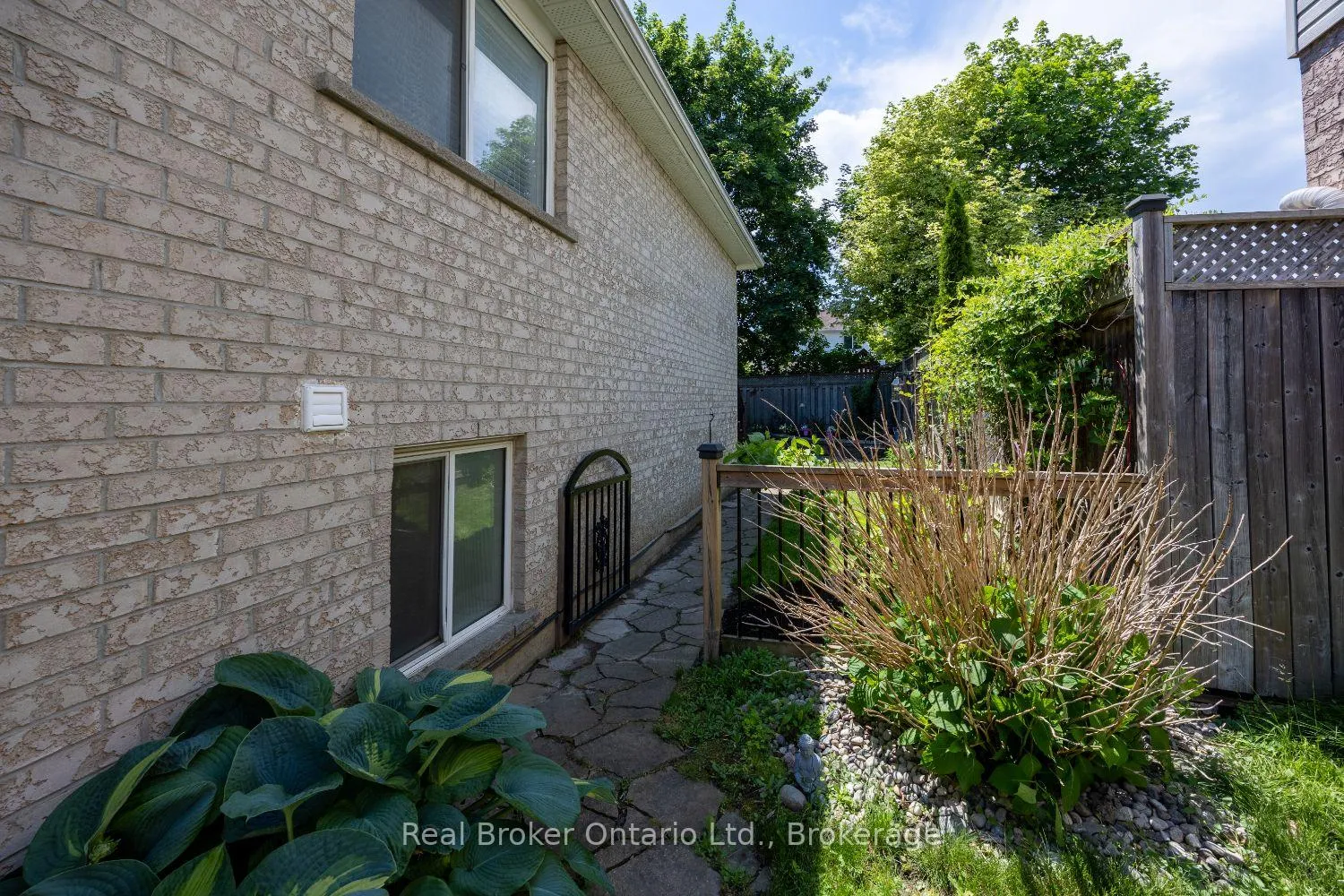 Photo 37 of 36 Apple Blossom Boulevard, Clarington, Bowmanville — HOMEH