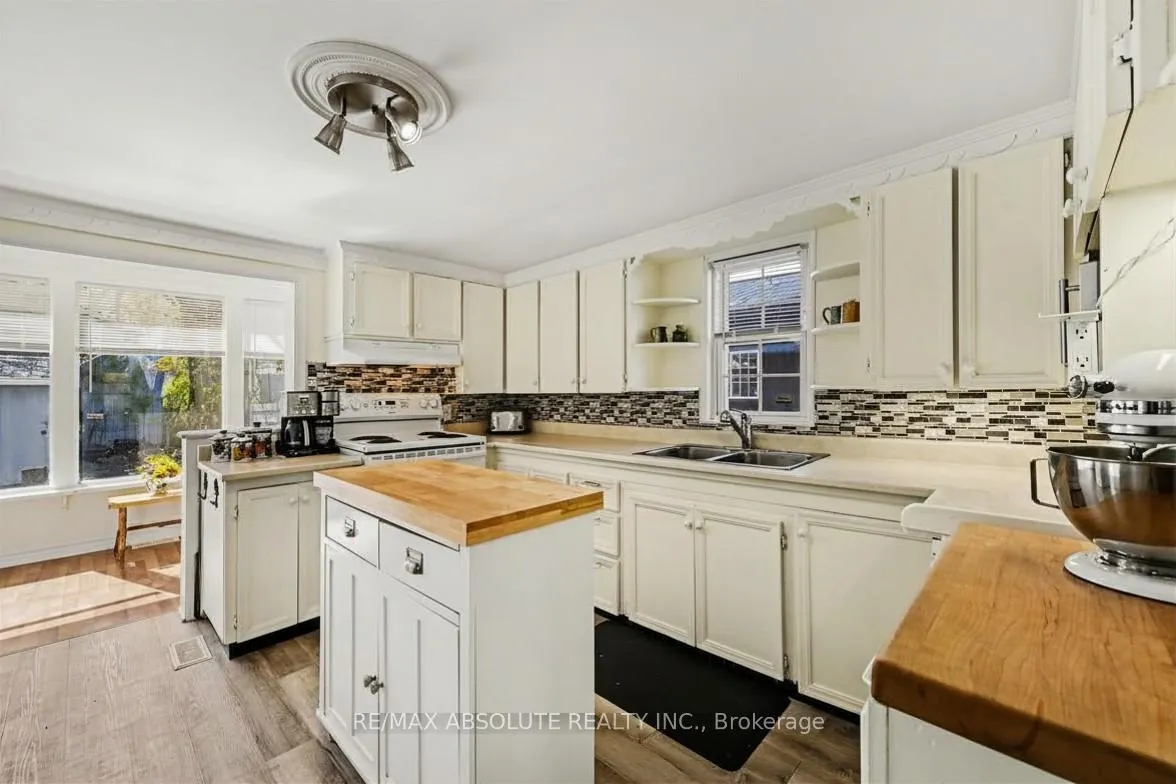 Photo 3 of 61 Tierney Street N, Arnprior, Arnprior — HOMEH