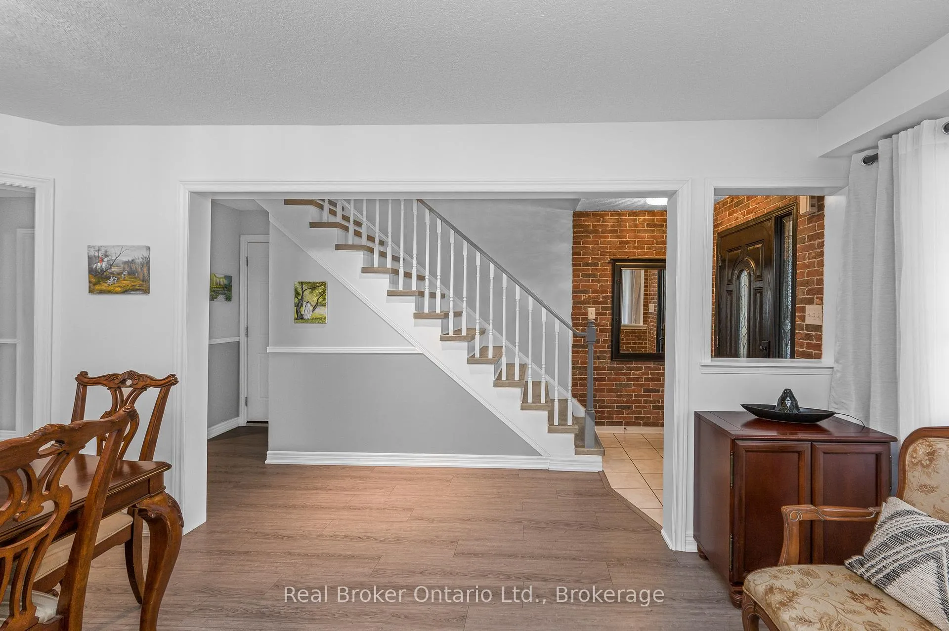 Photo 10 of 176 Osborn Avenue, Brantford — HOMEH