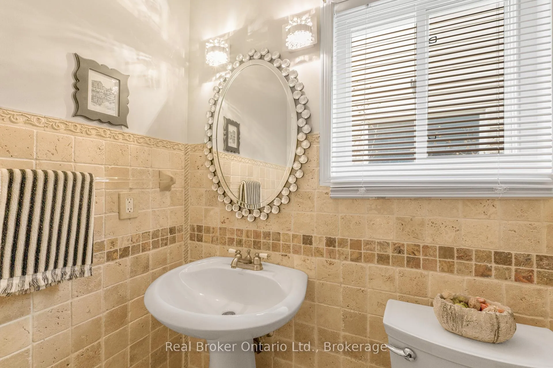Photo 11 of 176 Osborn Avenue, Brantford — HOMEH