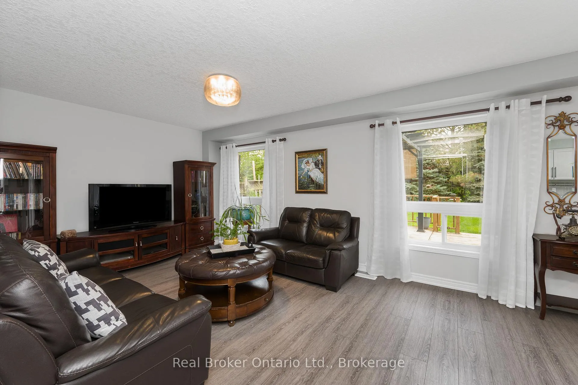 Photo 12 of 176 Osborn Avenue, Brantford — HOMEH