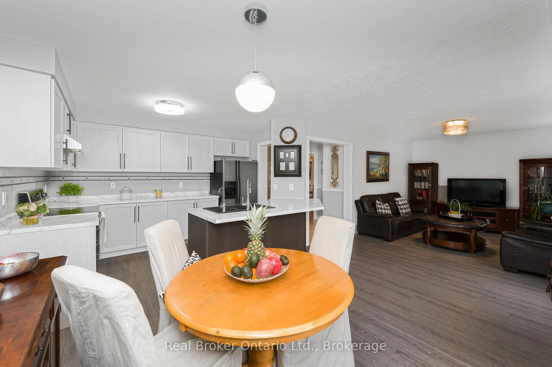 Photo 16 of 176 Osborn Avenue, Brantford — HOMEH