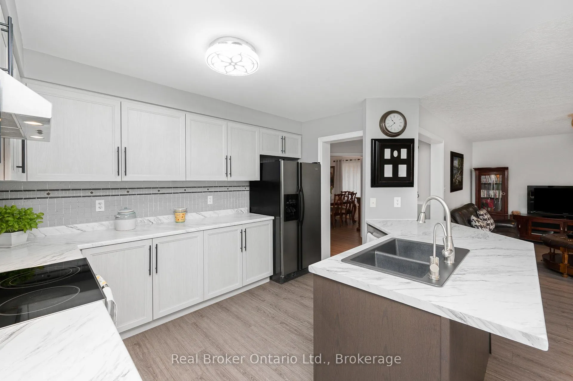 Photo 20 of 176 Osborn Avenue, Brantford — HOMEH