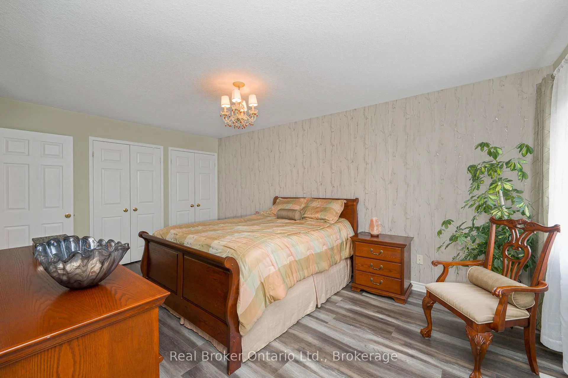 Photo 26 of 176 Osborn Avenue, Brantford — HOMEH