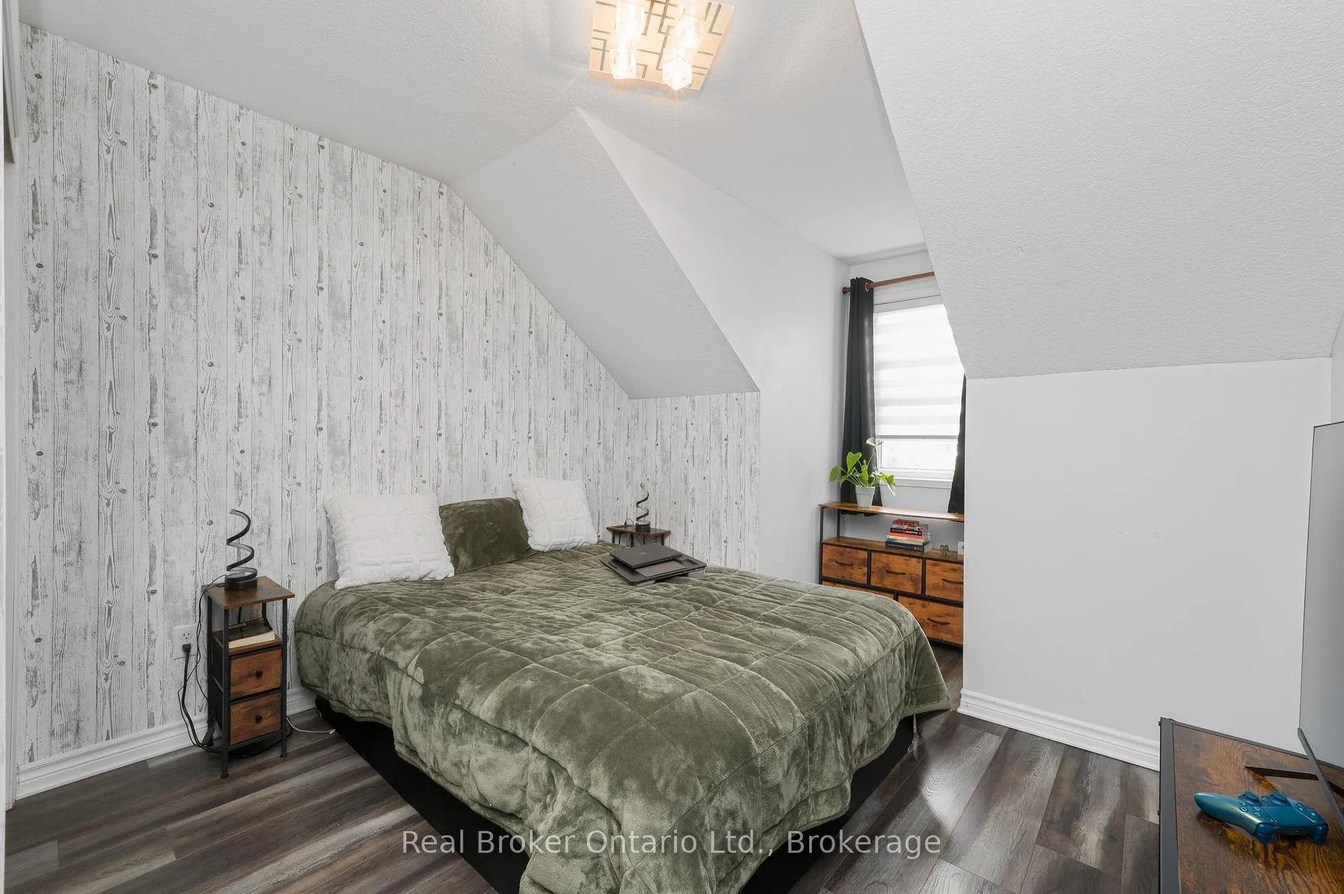 Photo 30 of 176 Osborn Avenue, Brantford — HOMEH