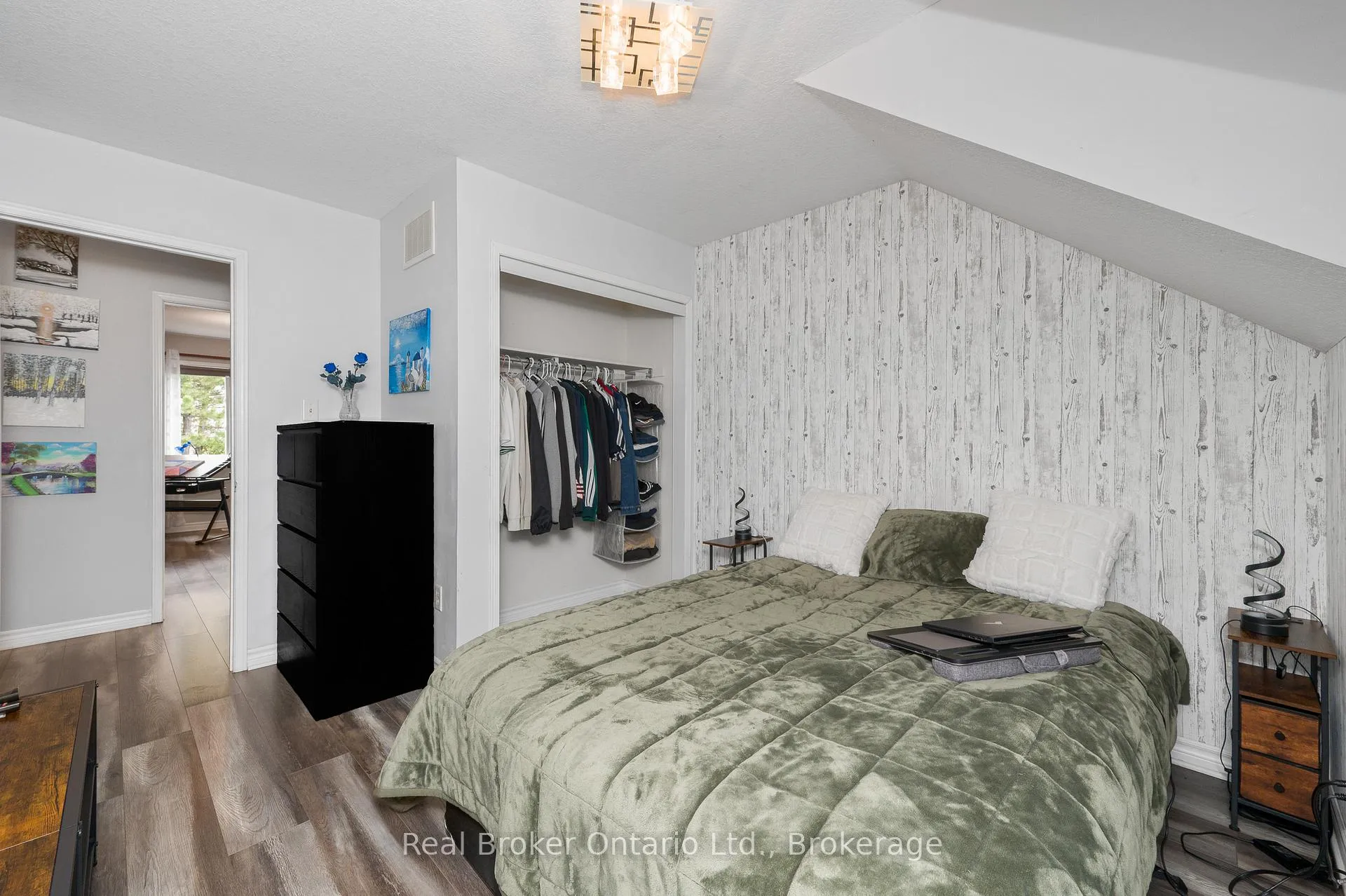 Photo 31 of 176 Osborn Avenue, Brantford — HOMEH