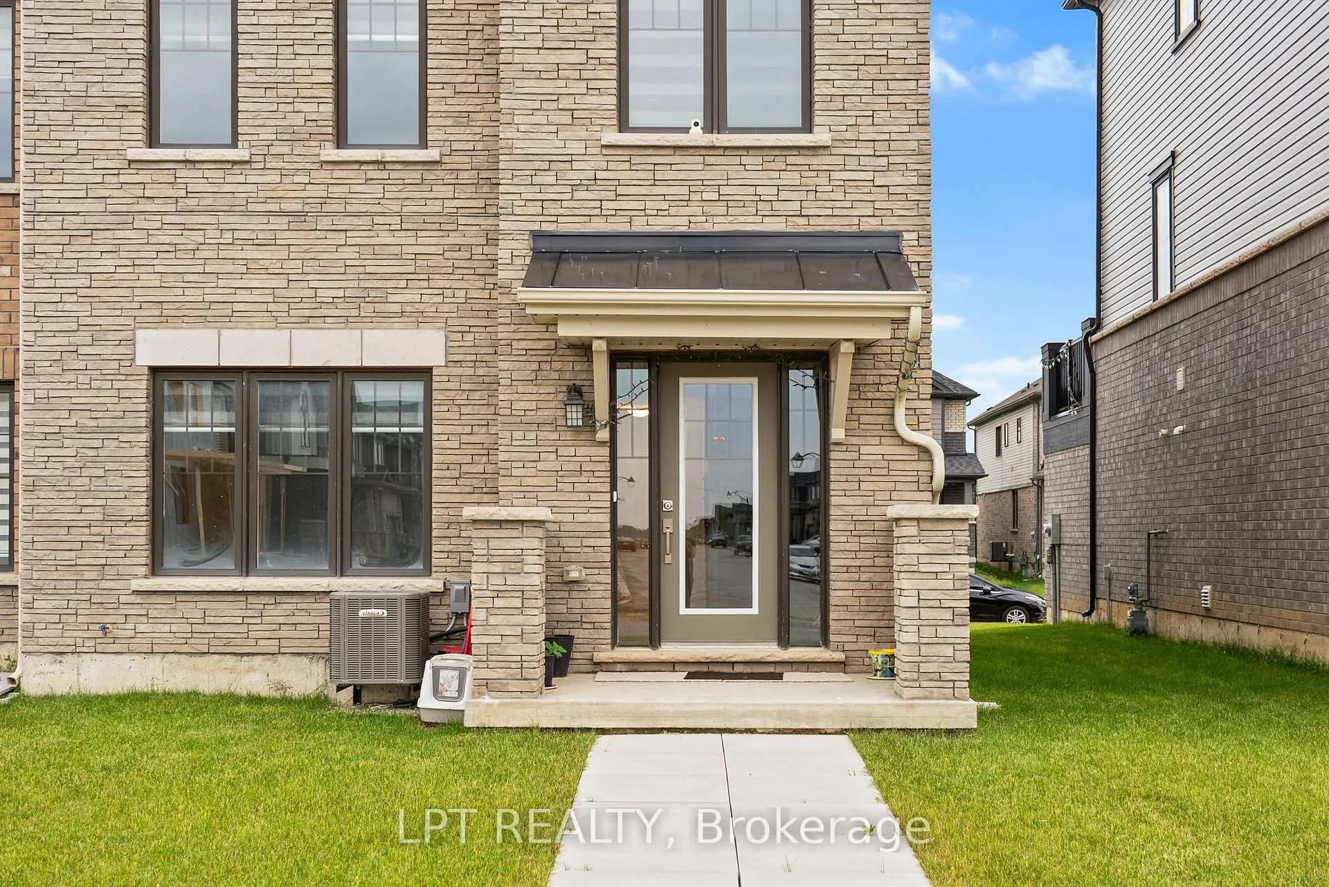 Photo 6 of 24 Bee Crescent, Brantford — HOMEH