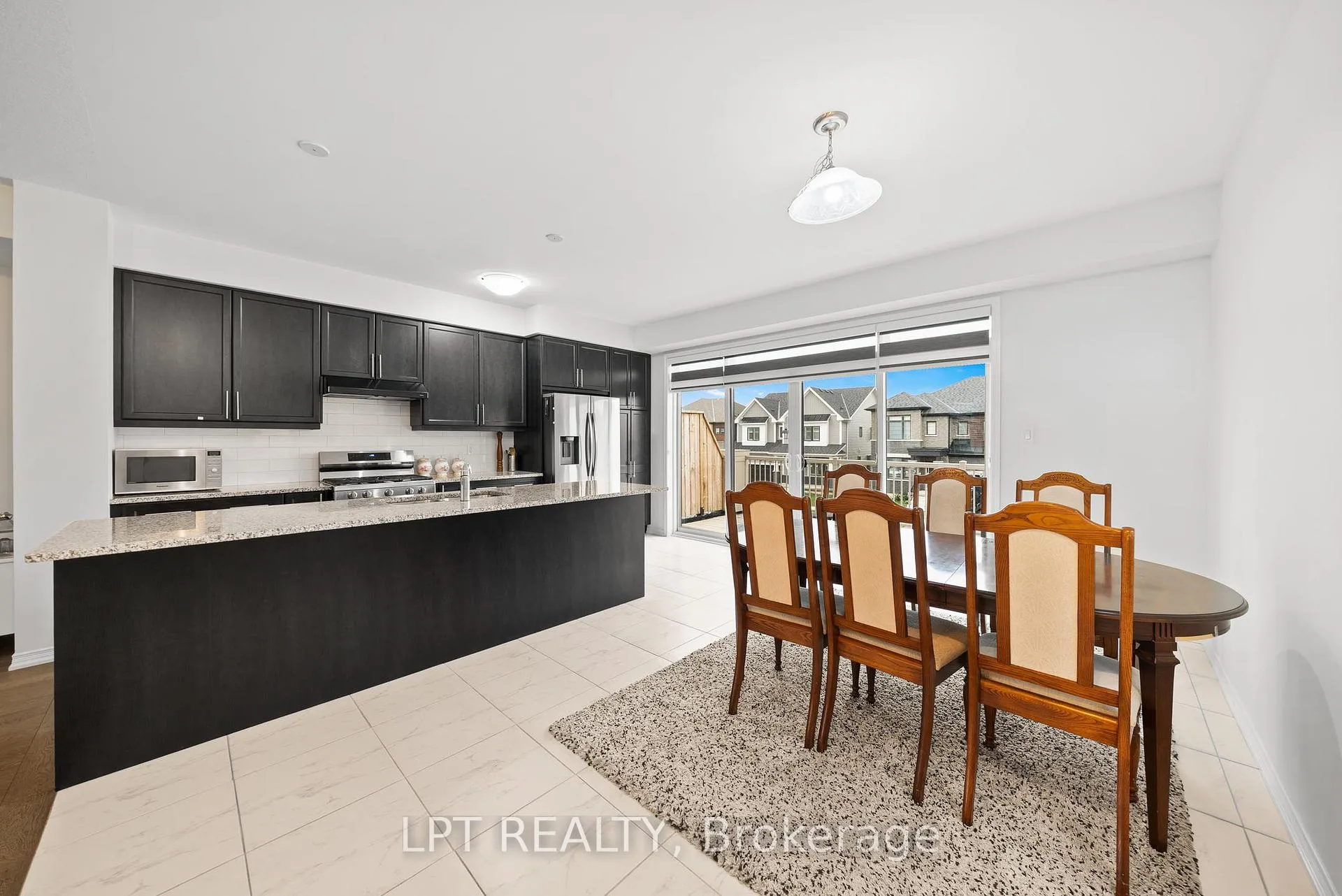 Photo 18 of 24 Bee Crescent, Brantford — HOMEH