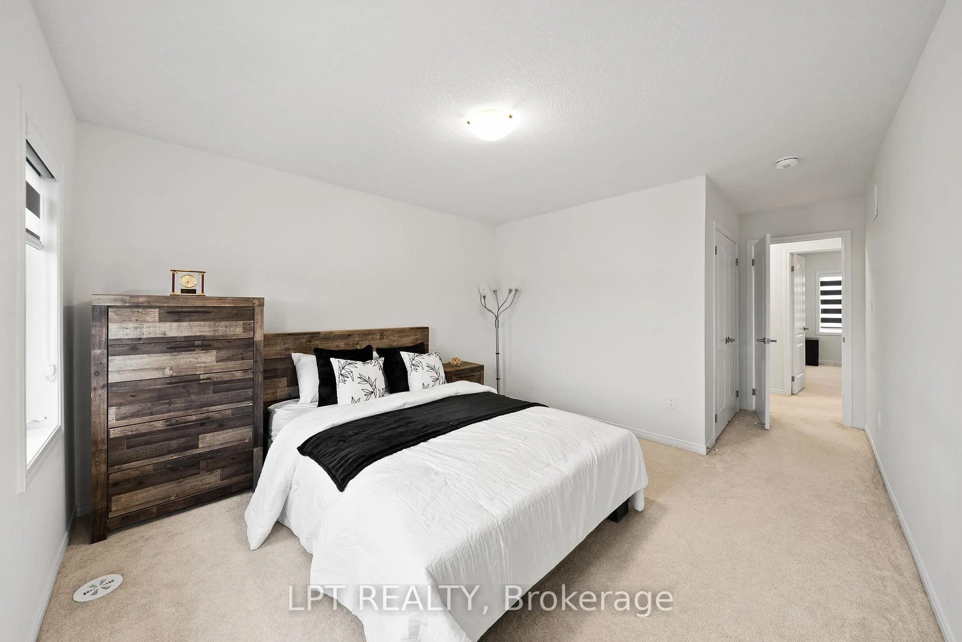Photo 23 of 24 Bee Crescent, Brantford — HOMEH