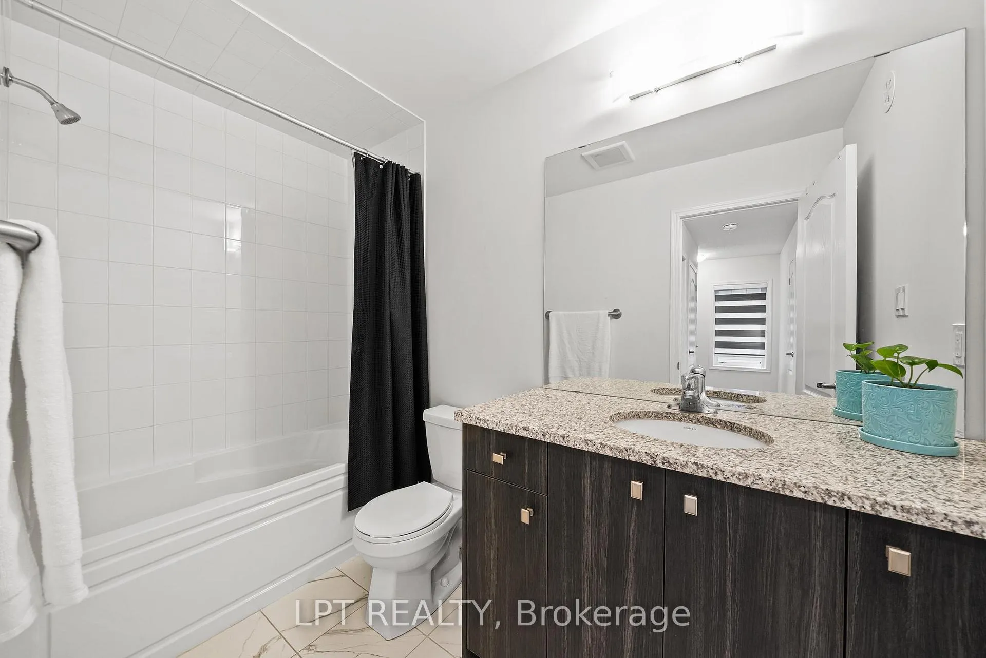 Photo 27 of 24 Bee Crescent, Brantford — HOMEH