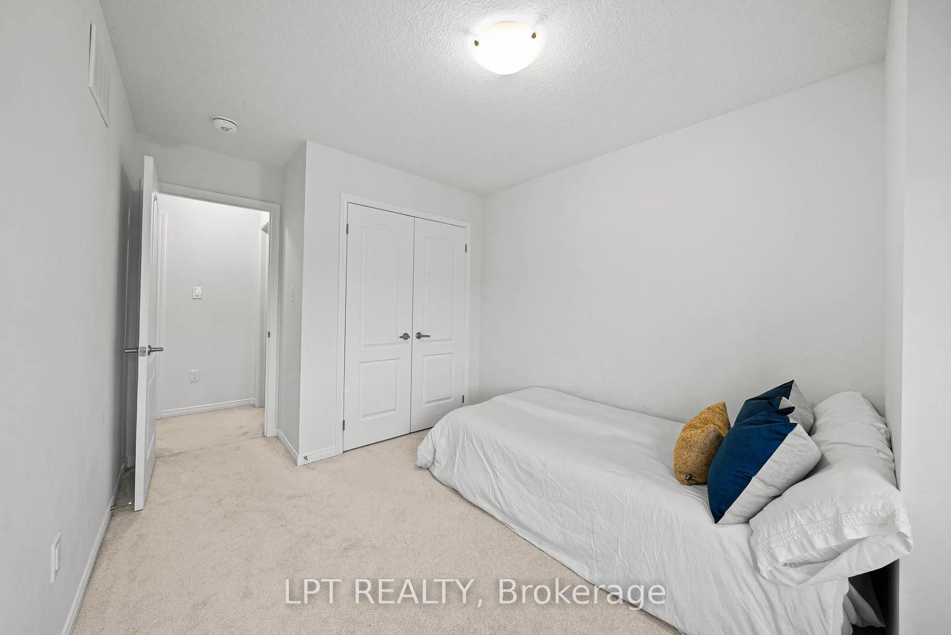 Photo 29 of 24 Bee Crescent, Brantford — HOMEH