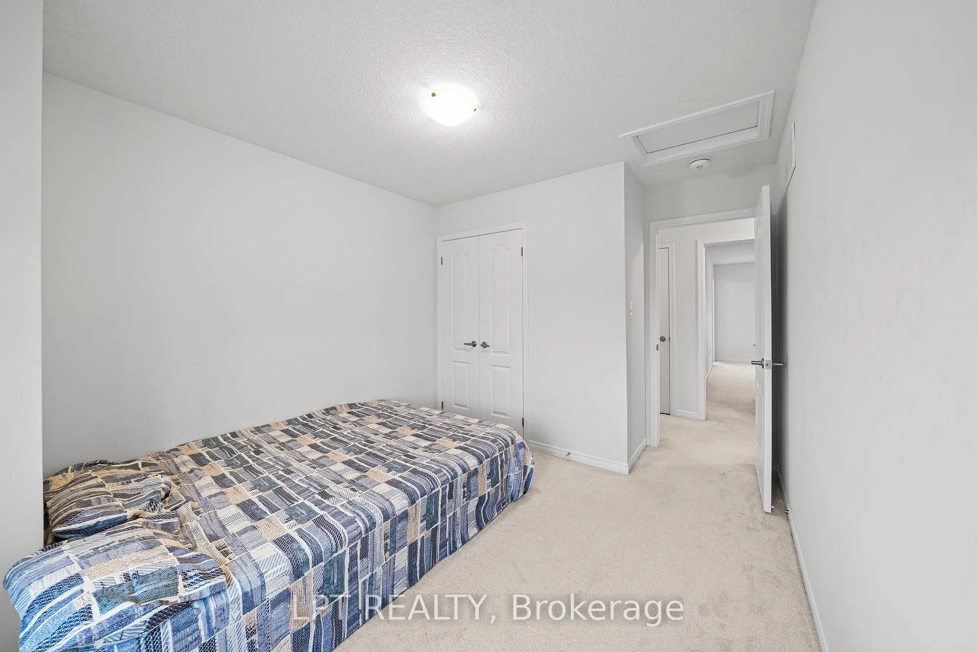 Photo 30 of 24 Bee Crescent, Brantford — HOMEH