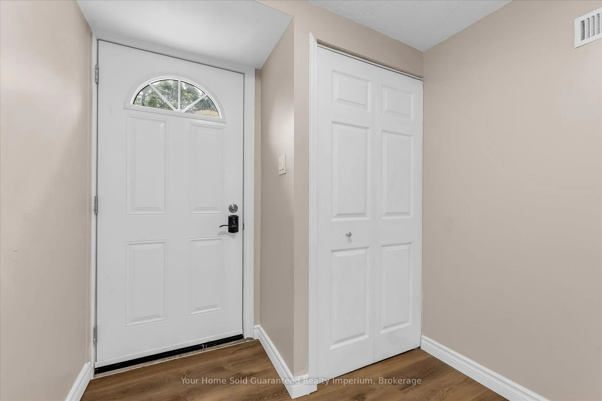 Photo 5 of Unit 44, 125 Bonaventure Drive, Hamilton, Gilbert — HOMEH