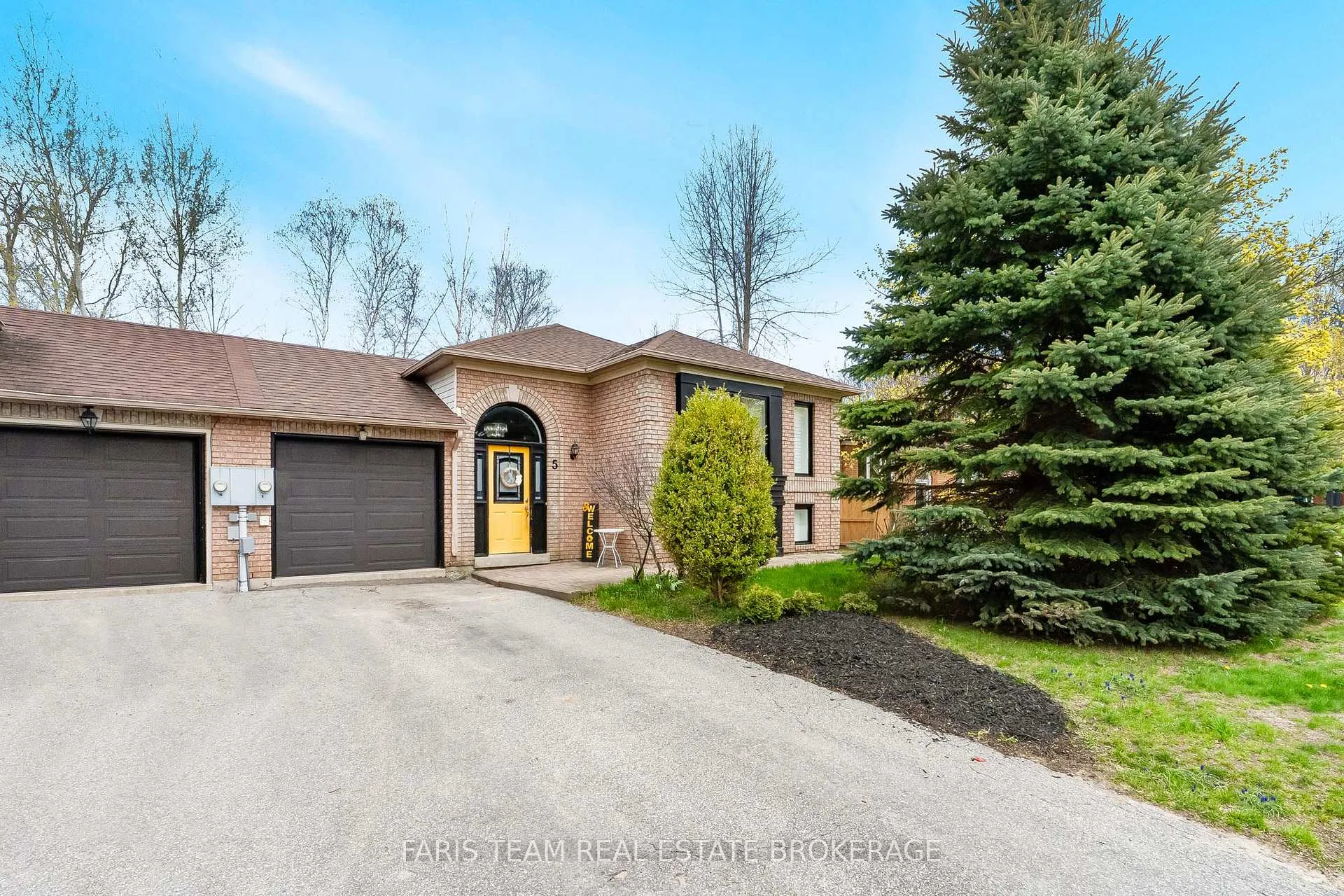 Front of 5 Harbour Crescent