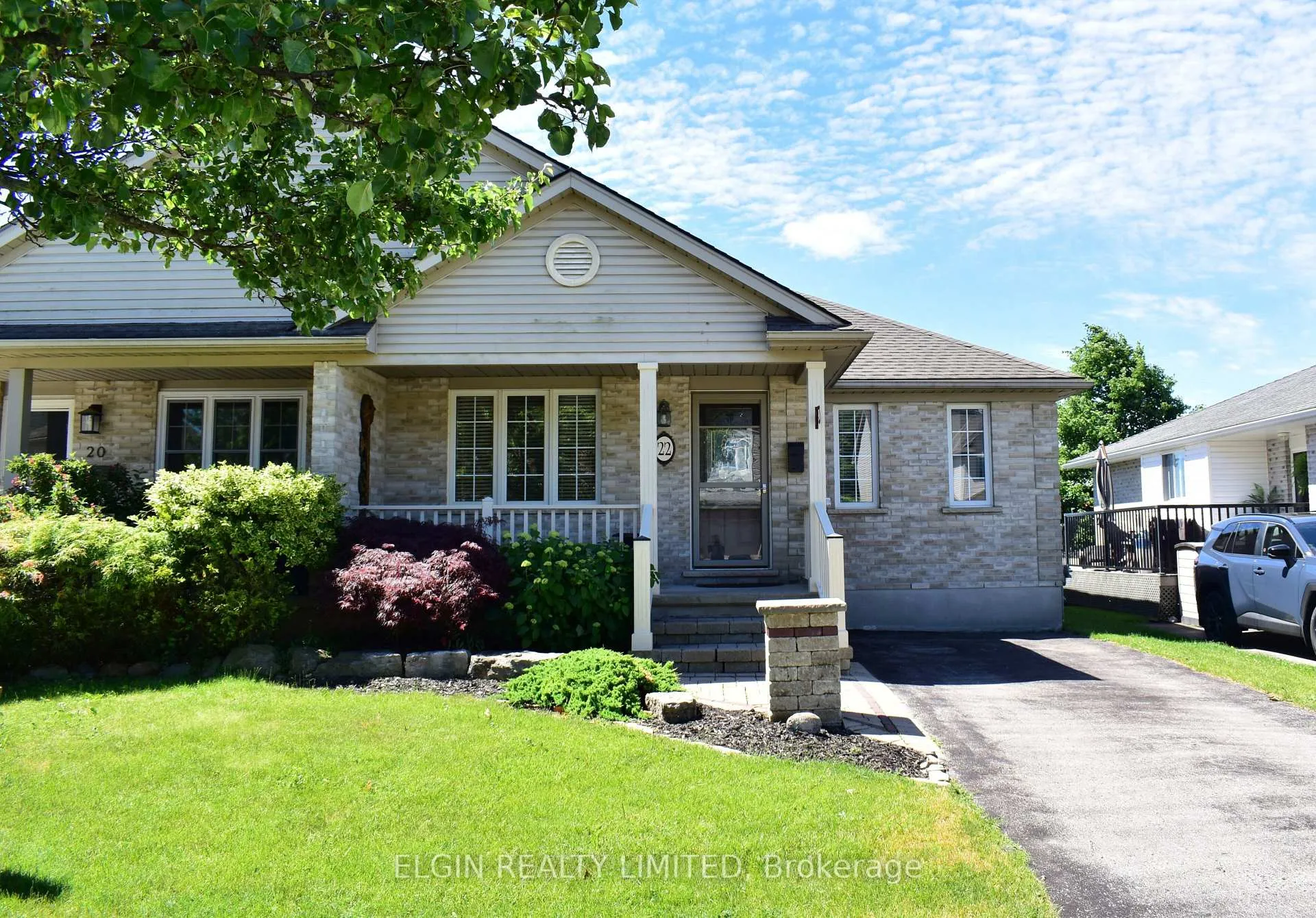 Photo 2 of 22 Axford Parkway, St. Thomas — HOMEH