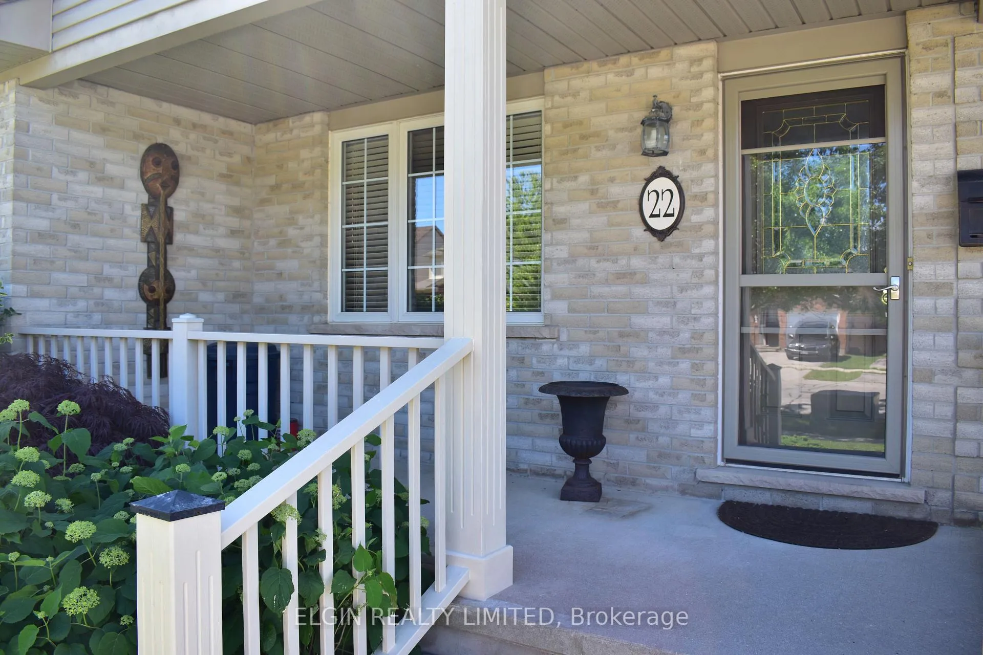 Photo 3 of 22 Axford Parkway, St. Thomas — HOMEH