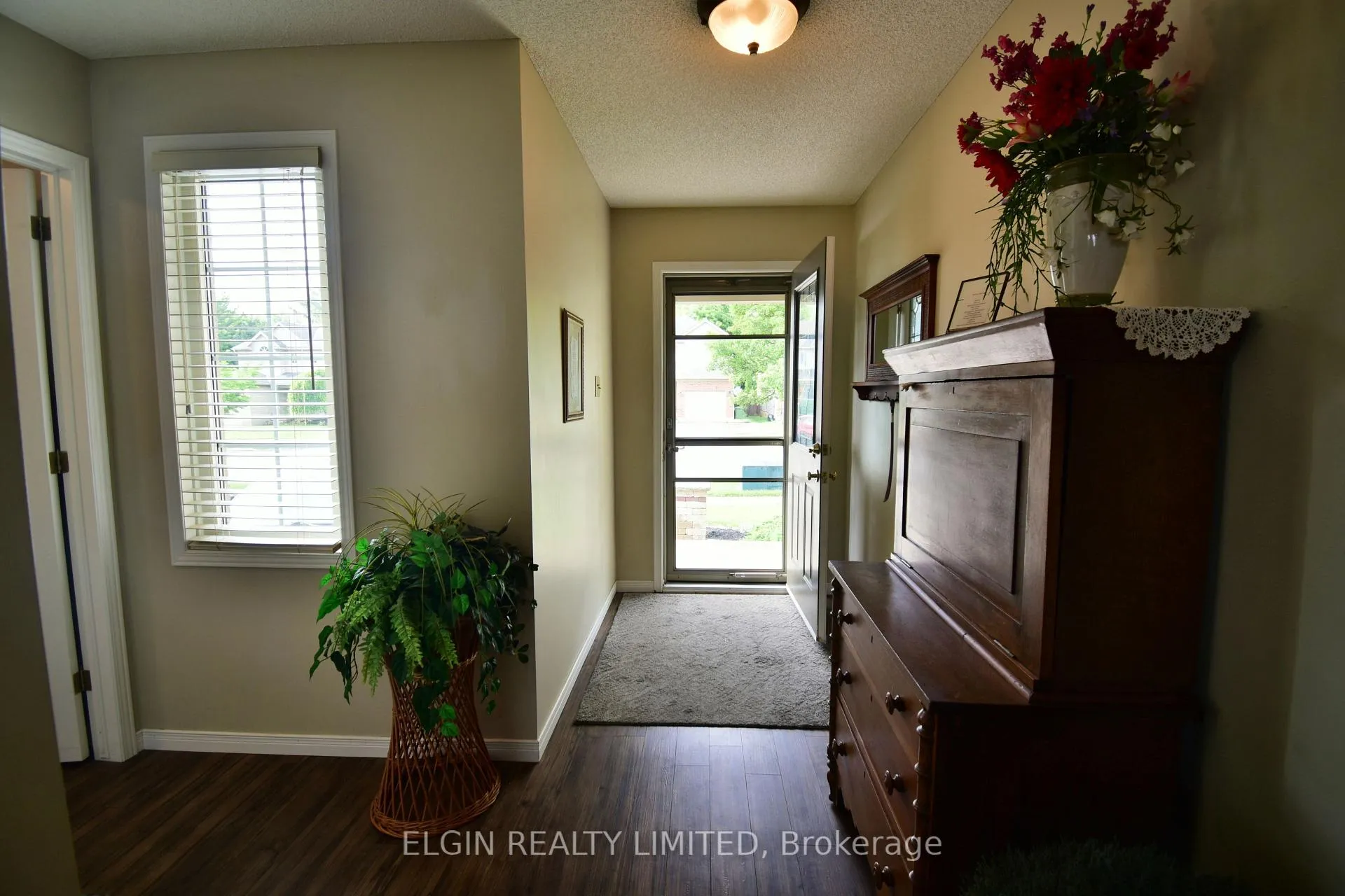 Photo 5 of 22 Axford Parkway, St. Thomas — HOMEH