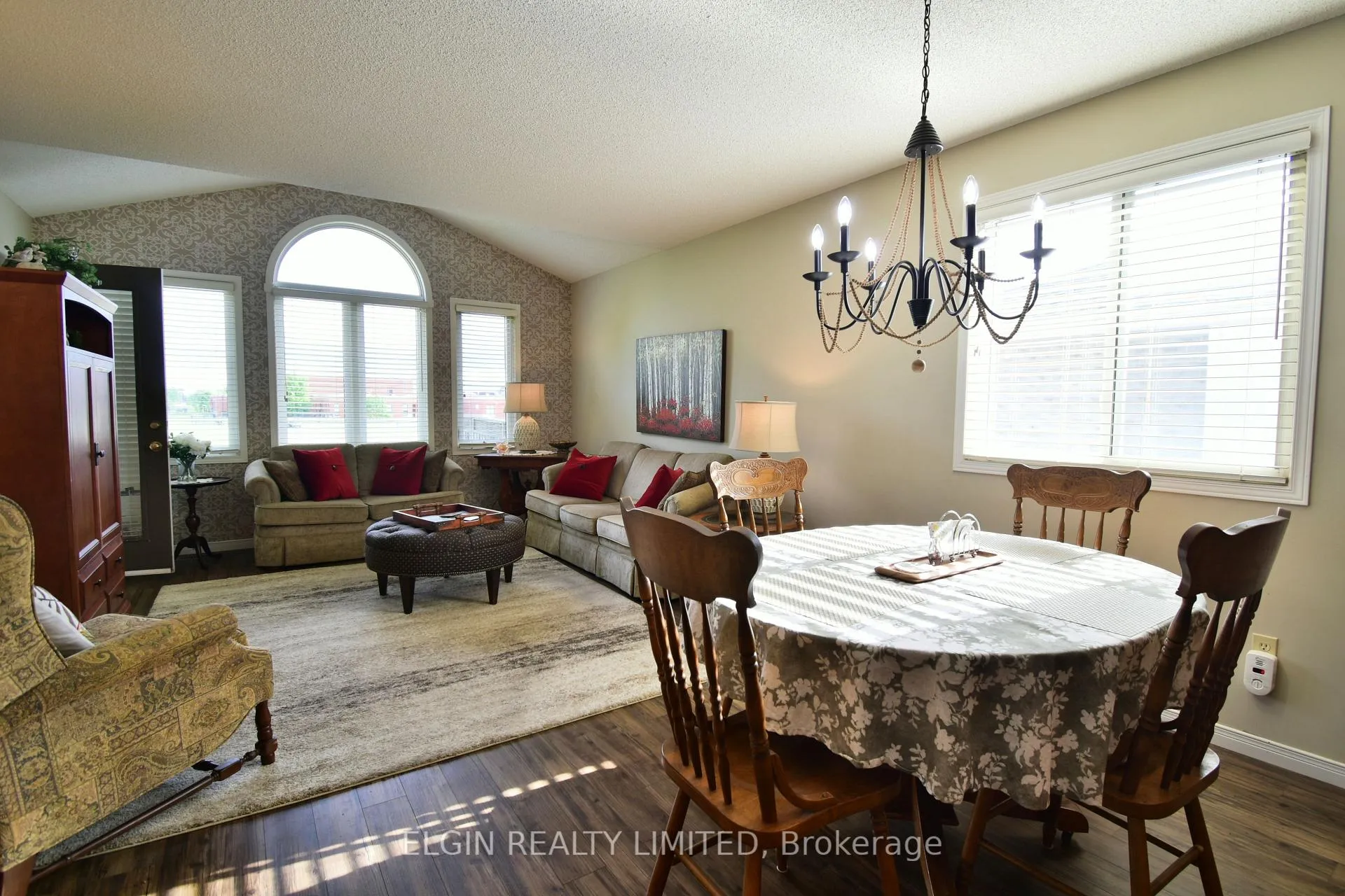 Photo 9 of 22 Axford Parkway, St. Thomas — HOMEH